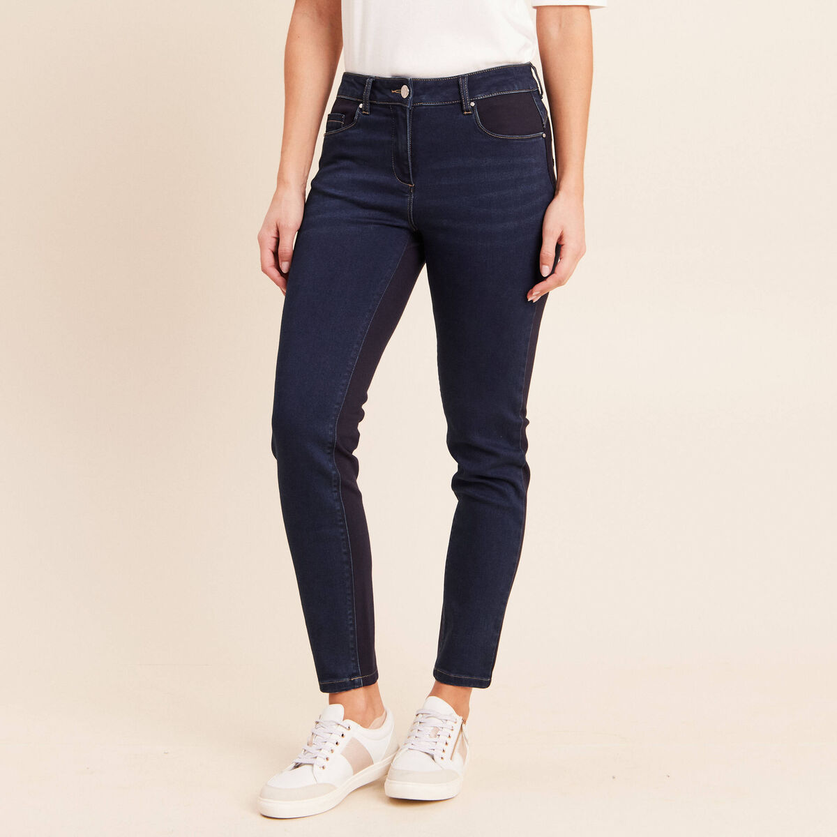 Jean coupe ajust&eacute;e effet bi-mati&egrave;re denim brut femme