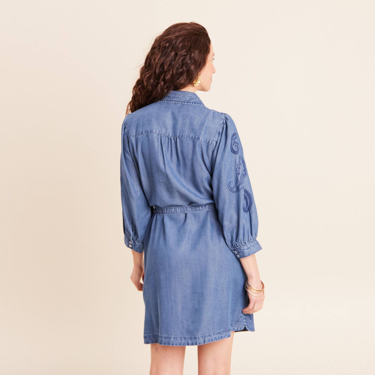 Robe courte &eacute;vas&eacute;e manches 3/4 brod&eacute;e denim double stone femme