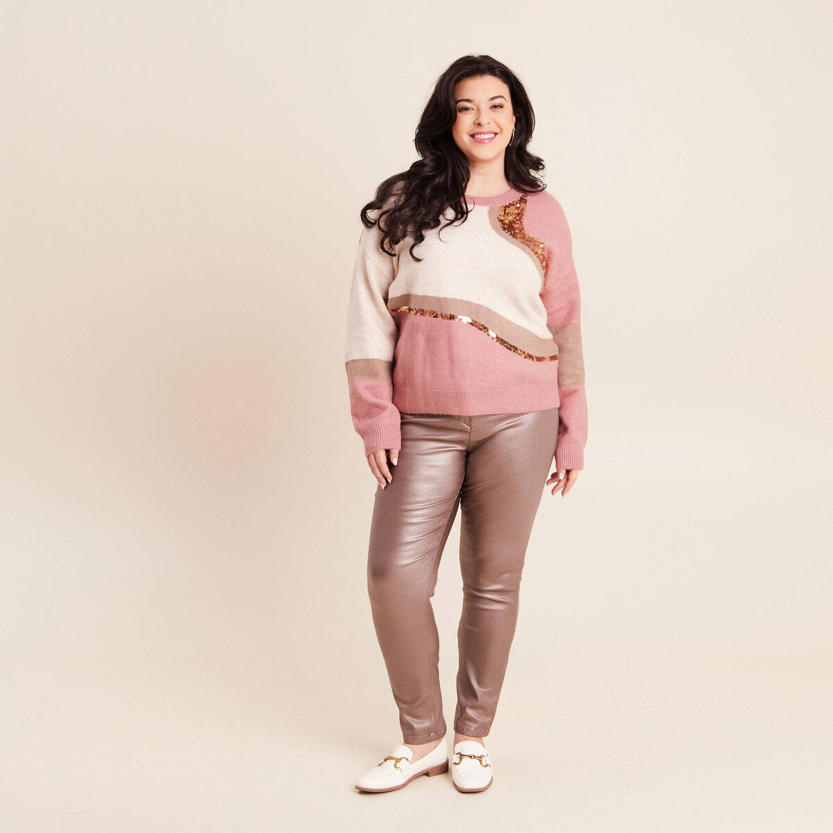 Pull col rond manches longues &agrave; sequins taupe femme