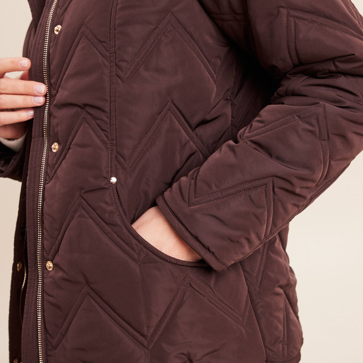 Doudoune courte doubl&eacute;e col amovible marron fonc&eacute; femme