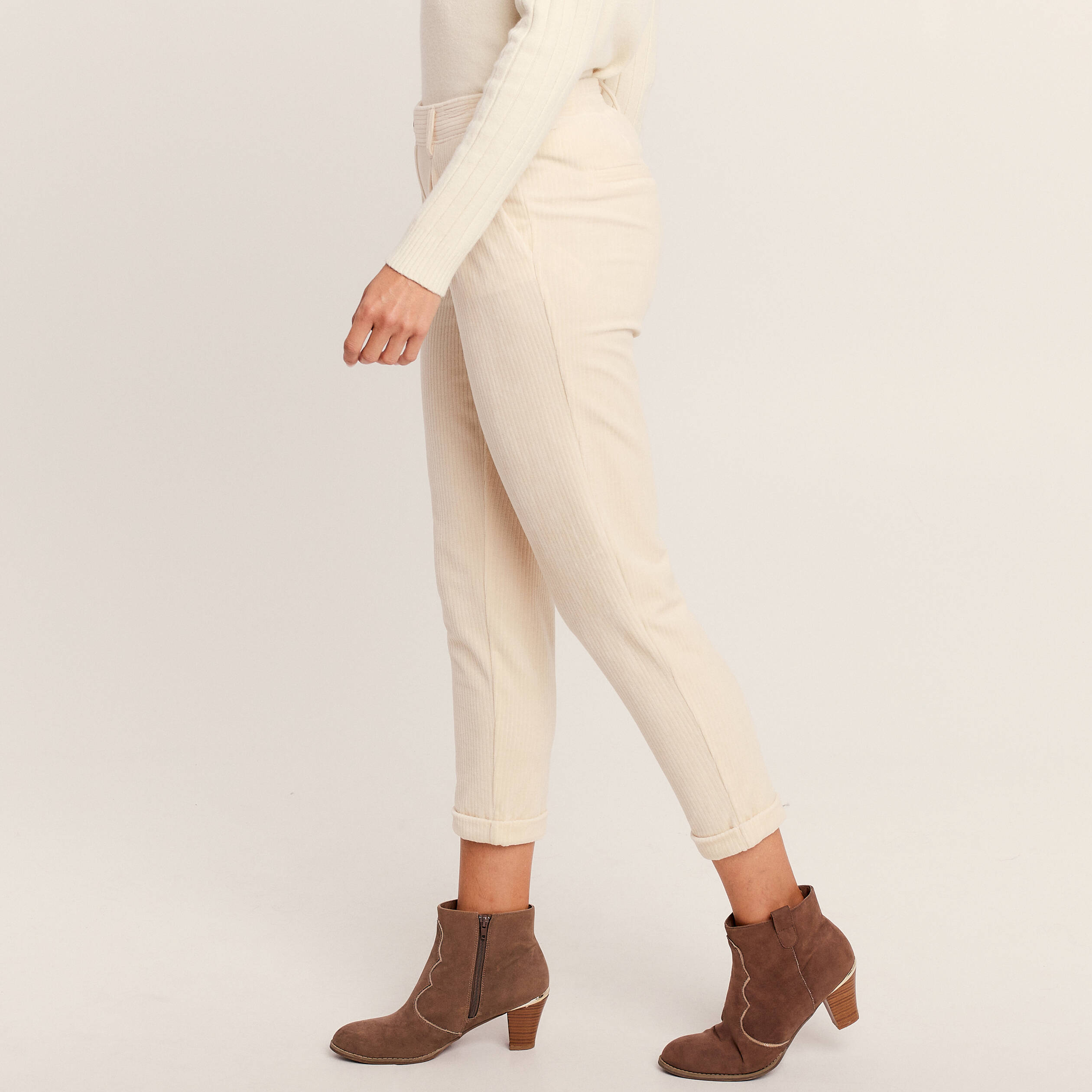 Pantalon chino flou velours ivoire femme