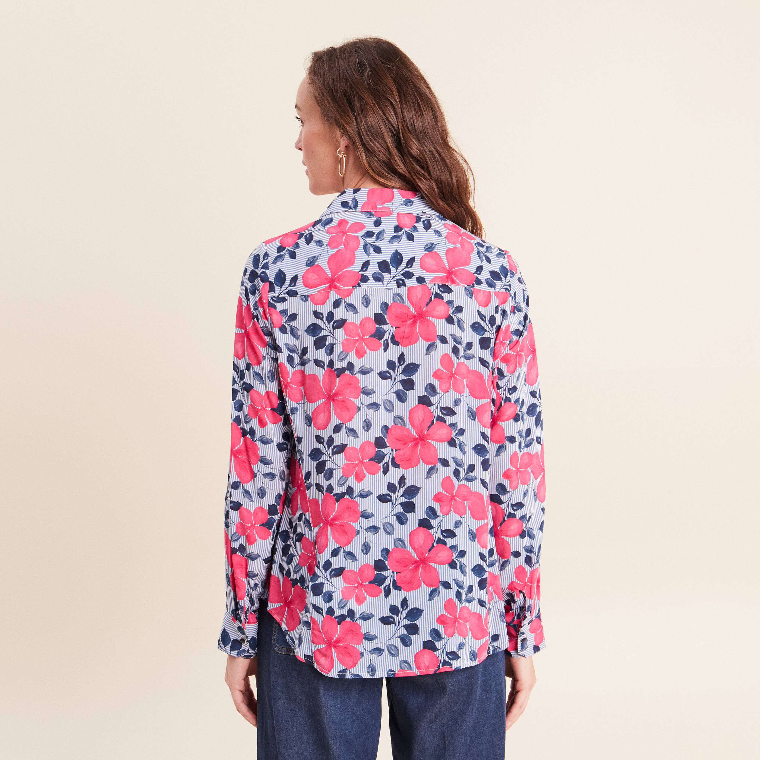 Chemise ajust&eacute;e manches longues bleu fonc&eacute; femme
