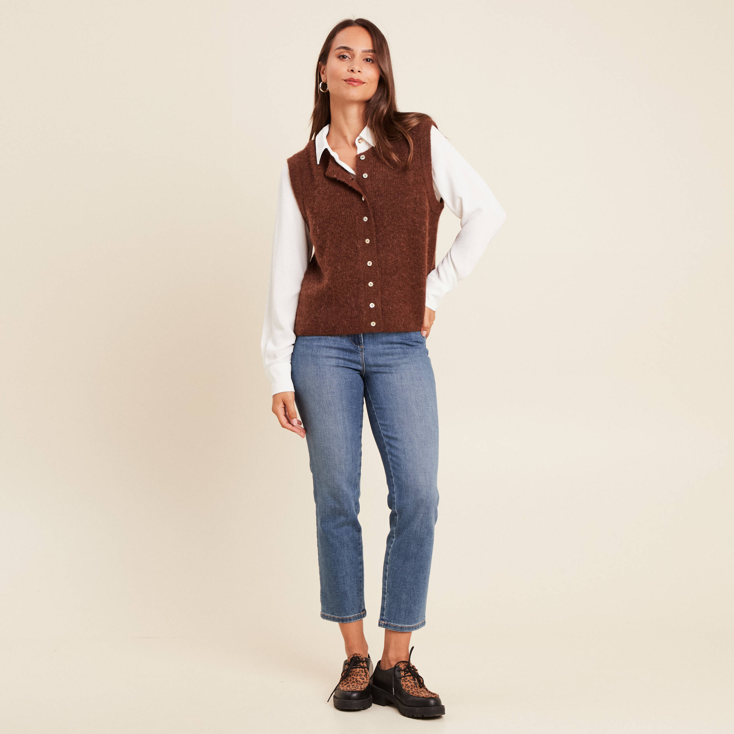 gilet droit mi long sans manches marron fonce femme Gilet droit mi-long sans manches marron foncé femme