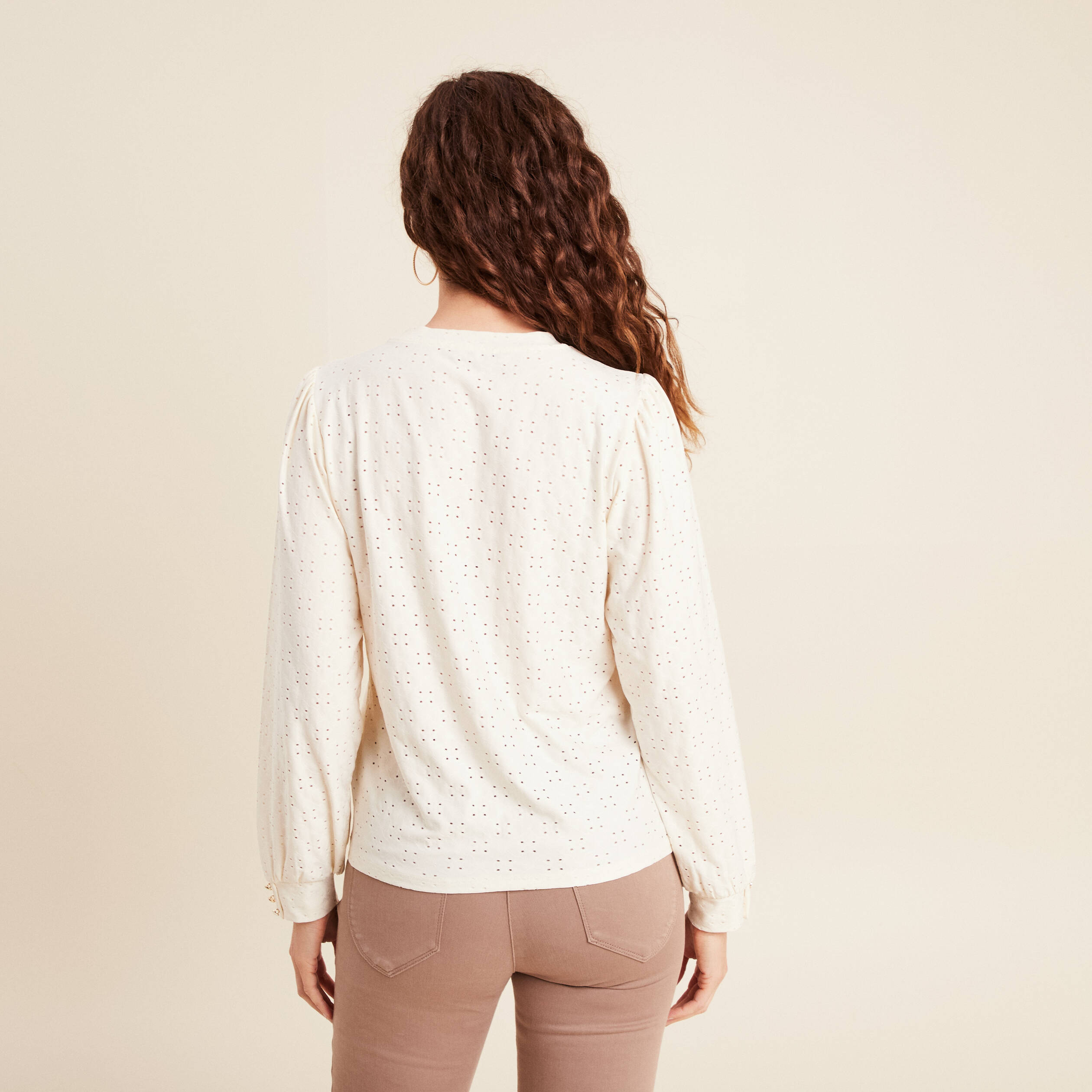 Top dentelle col rond manches longues ecru femme