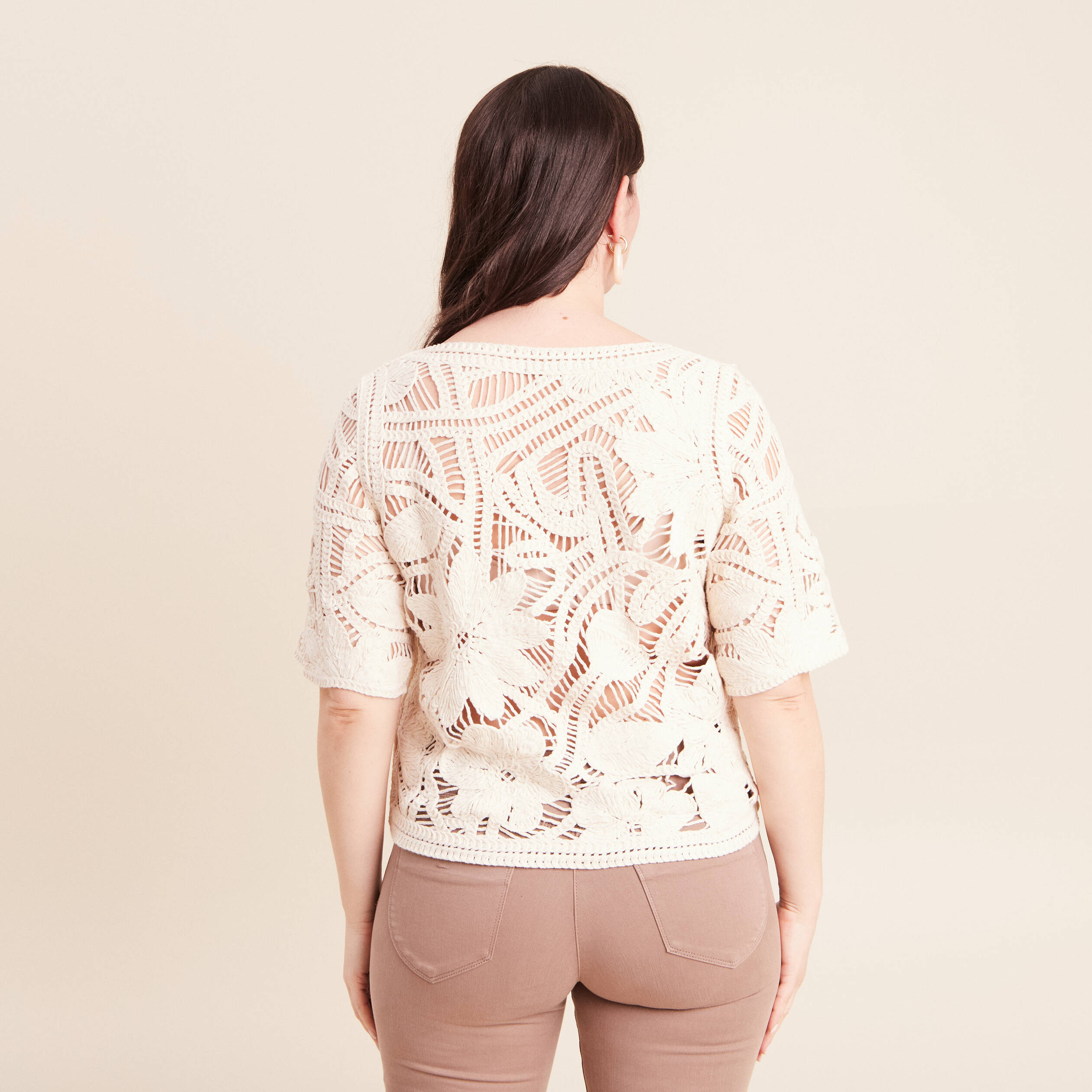 Pull col v manches courtes dentelle ecru femme