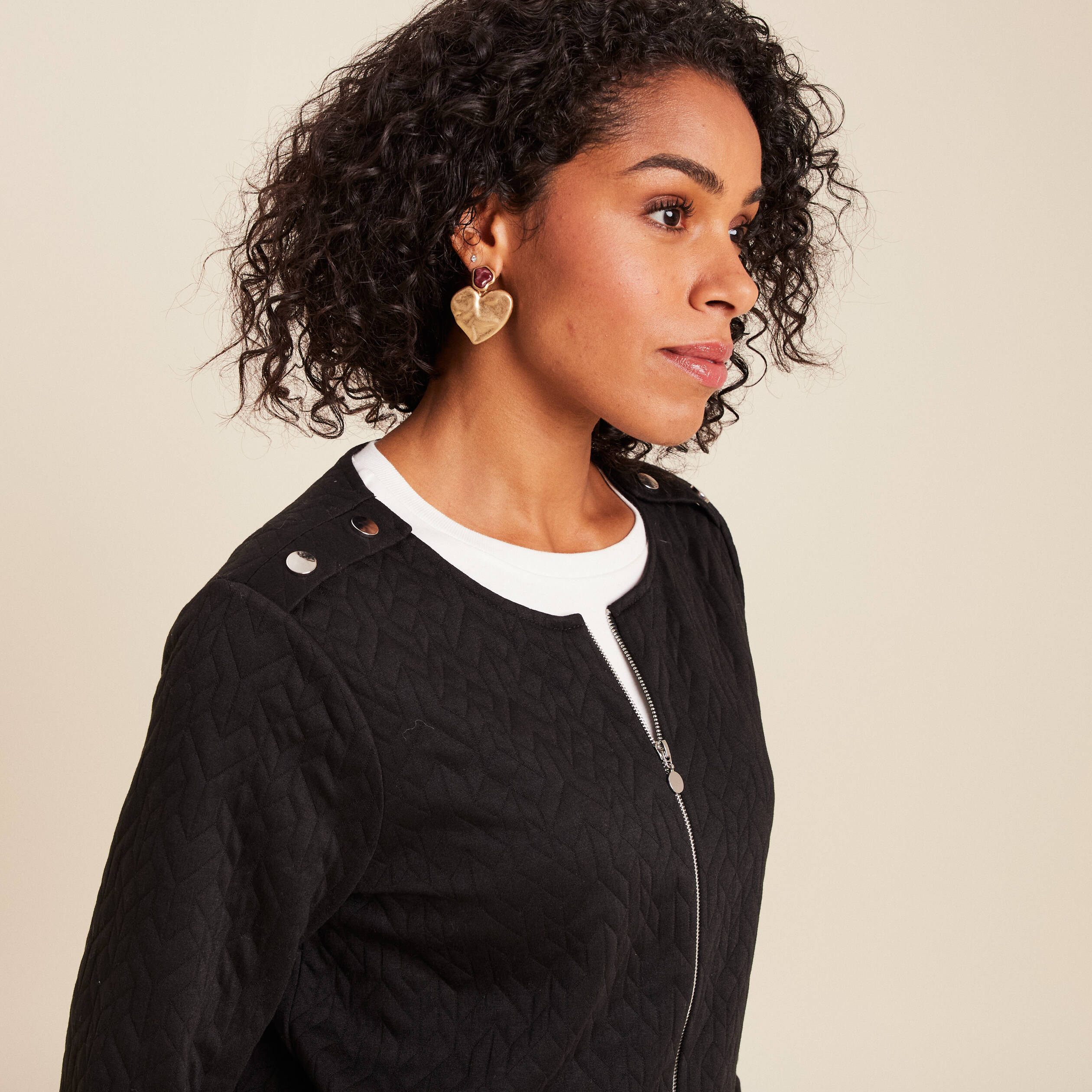 Gilet droit court manches longues noir femme