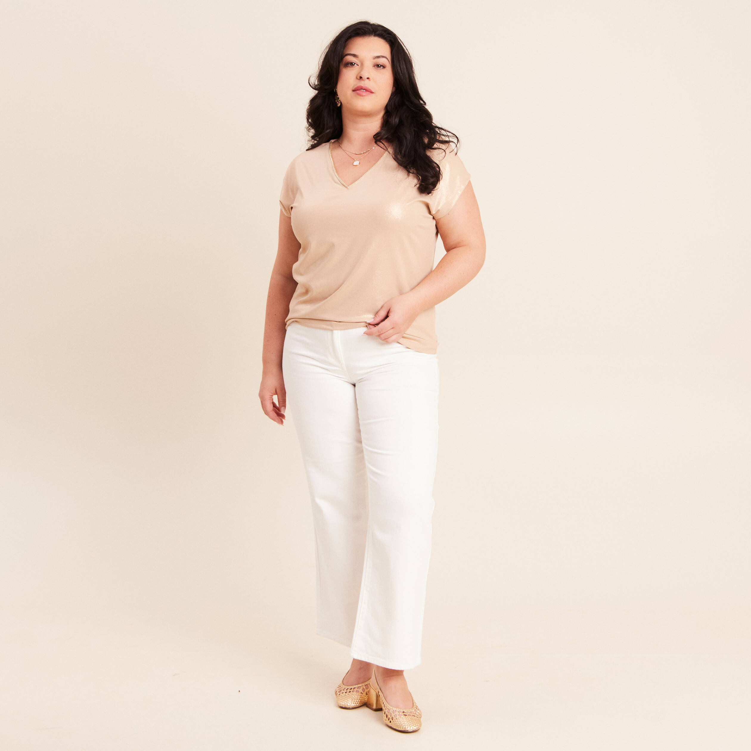 T-shirt col V manches courtes beige femme