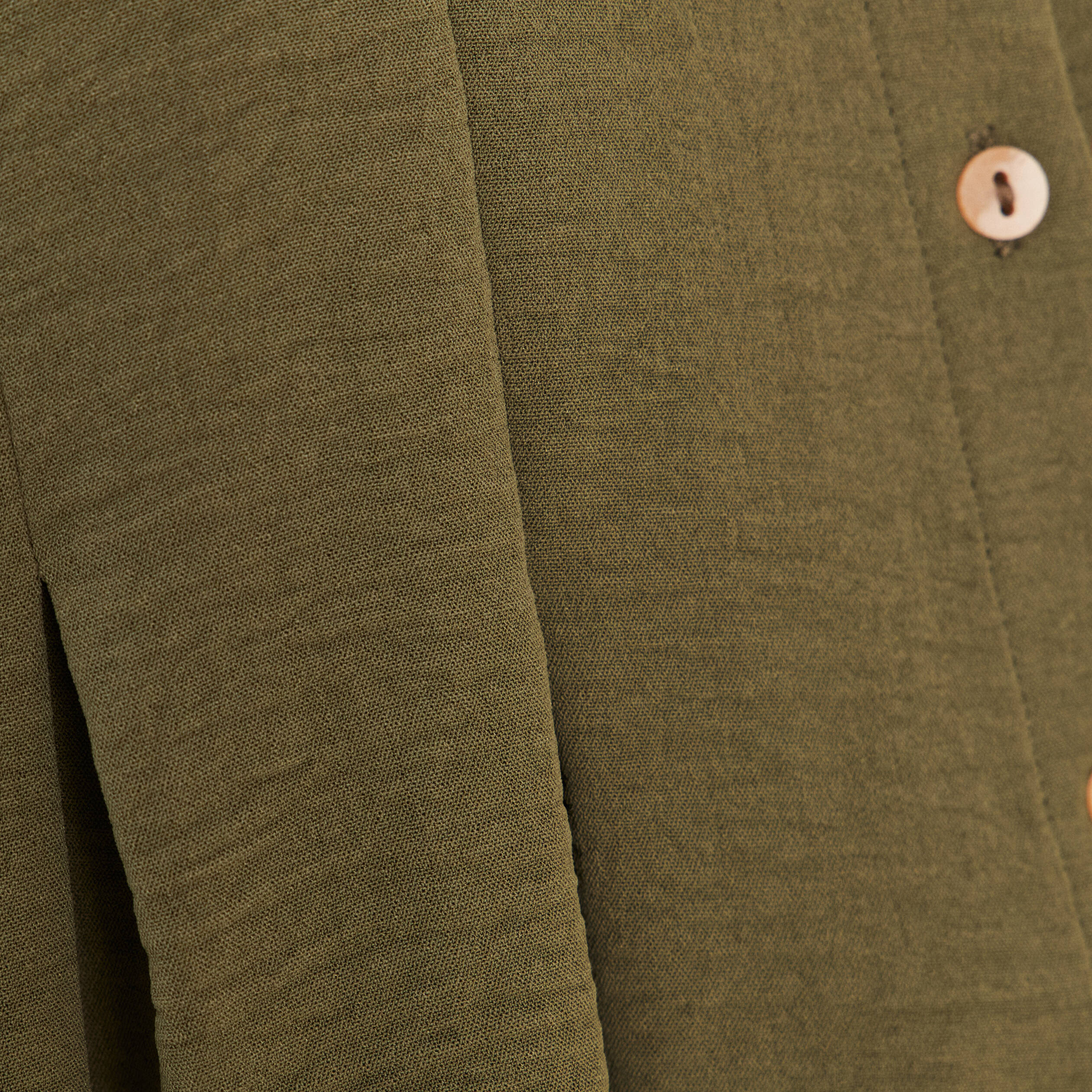 Chemise cintr&eacute;e manches courtes vert kaki femme