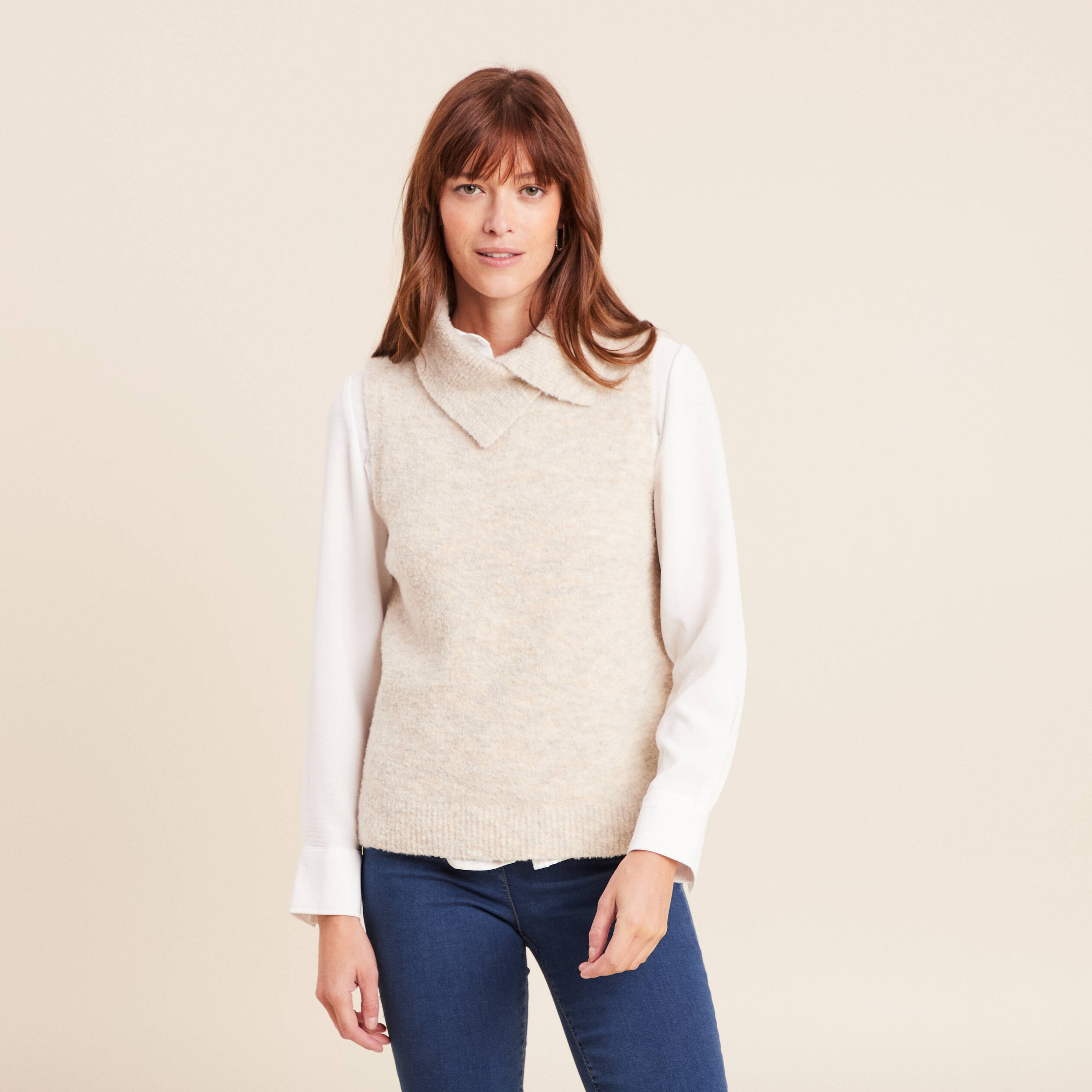 Pull sans manches col boule bouclette creme femme