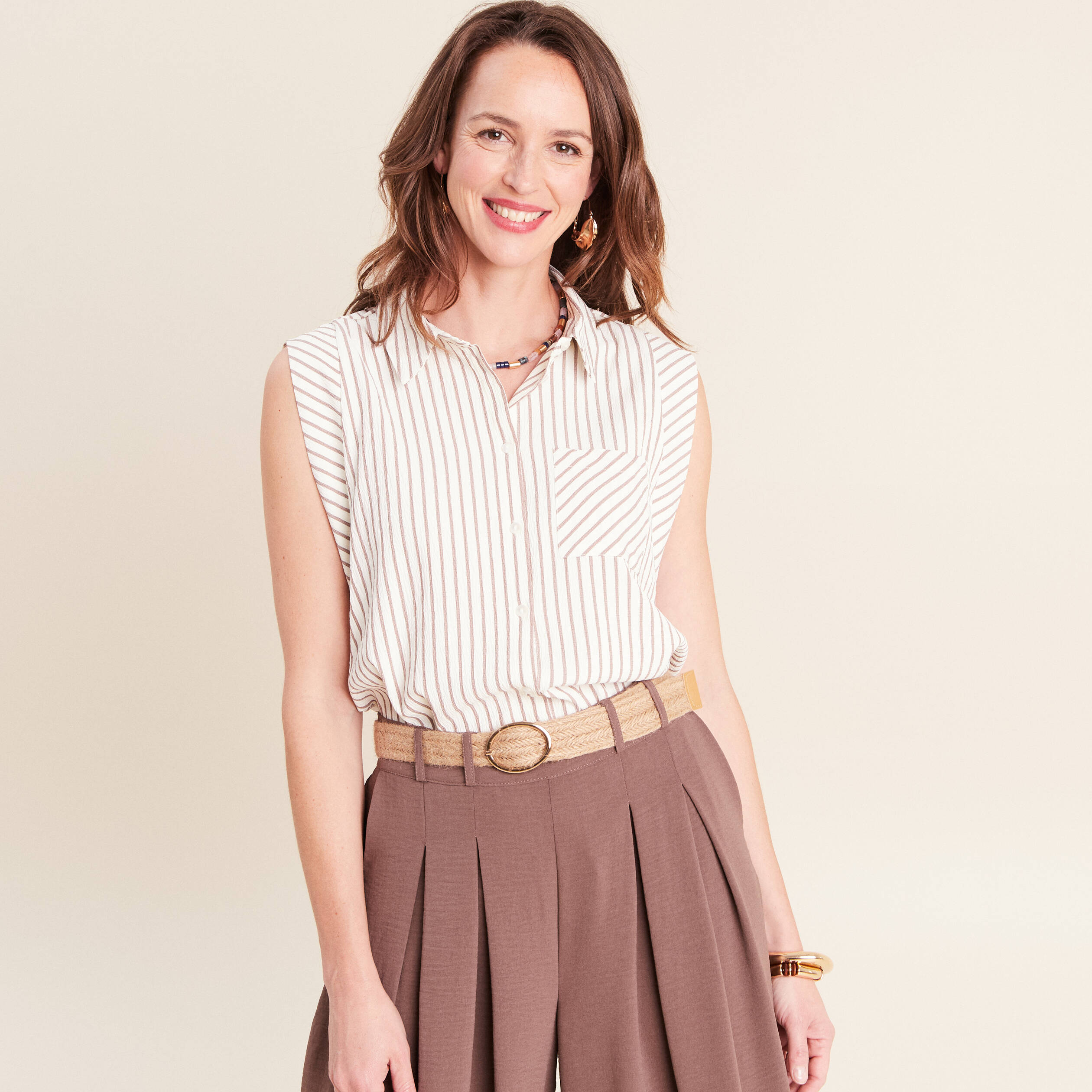 Chemise sans manches col chemise fluide taupe femme