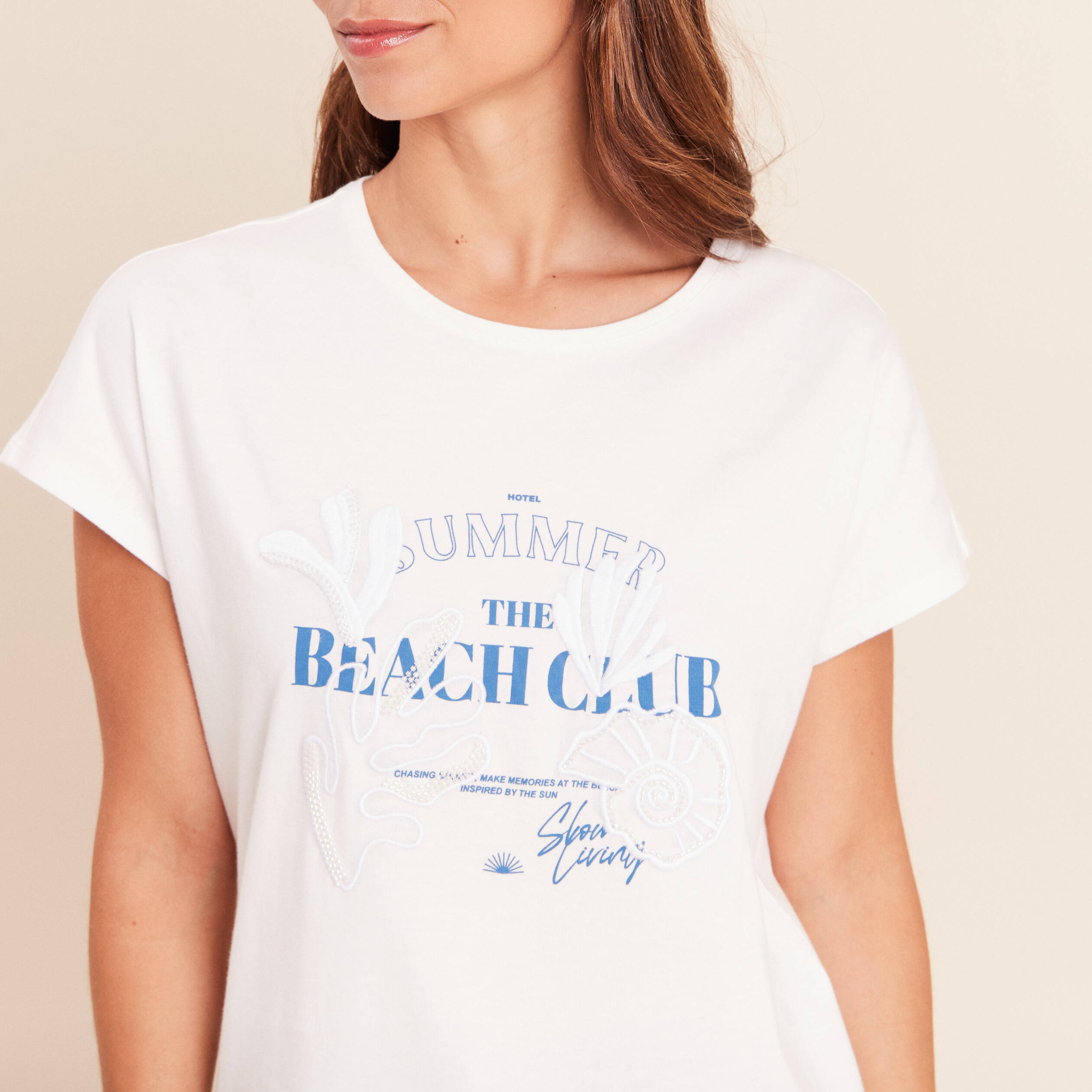 T-shirt col rond manches courtes brod&eacute; ecru femme