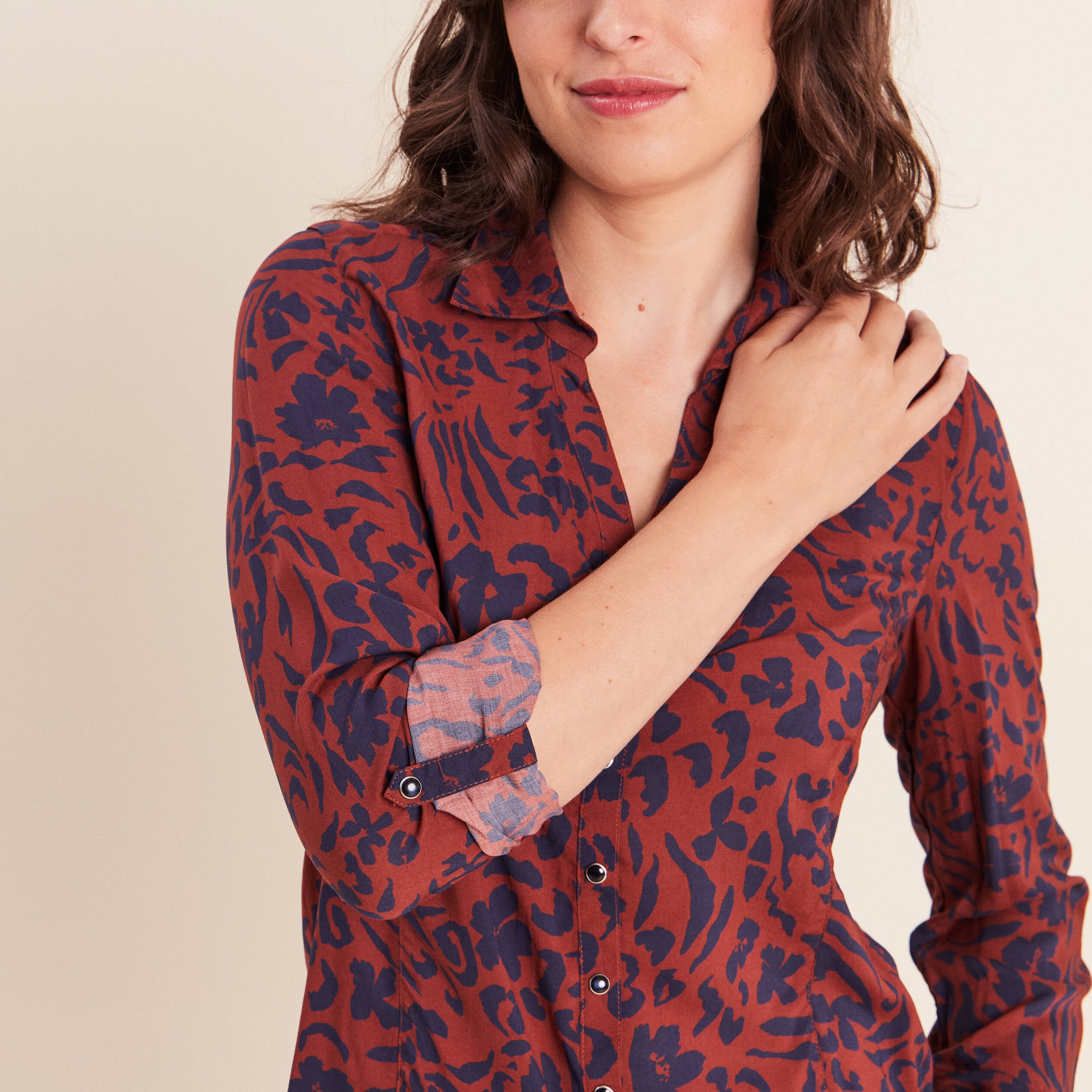 Chemise cintr&eacute;e manches longues bleu femme