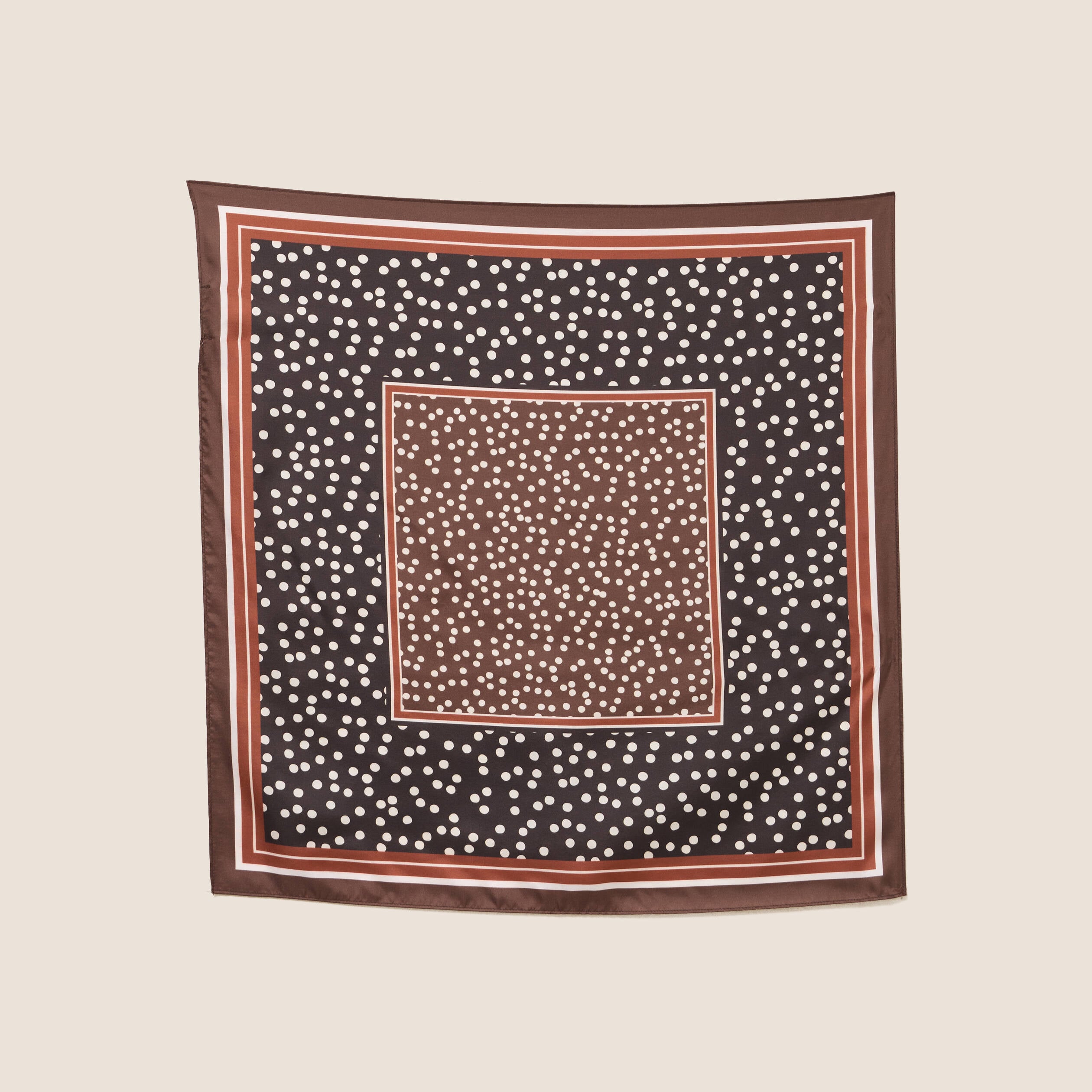 Foulard en soie marron fonc&eacute; femme