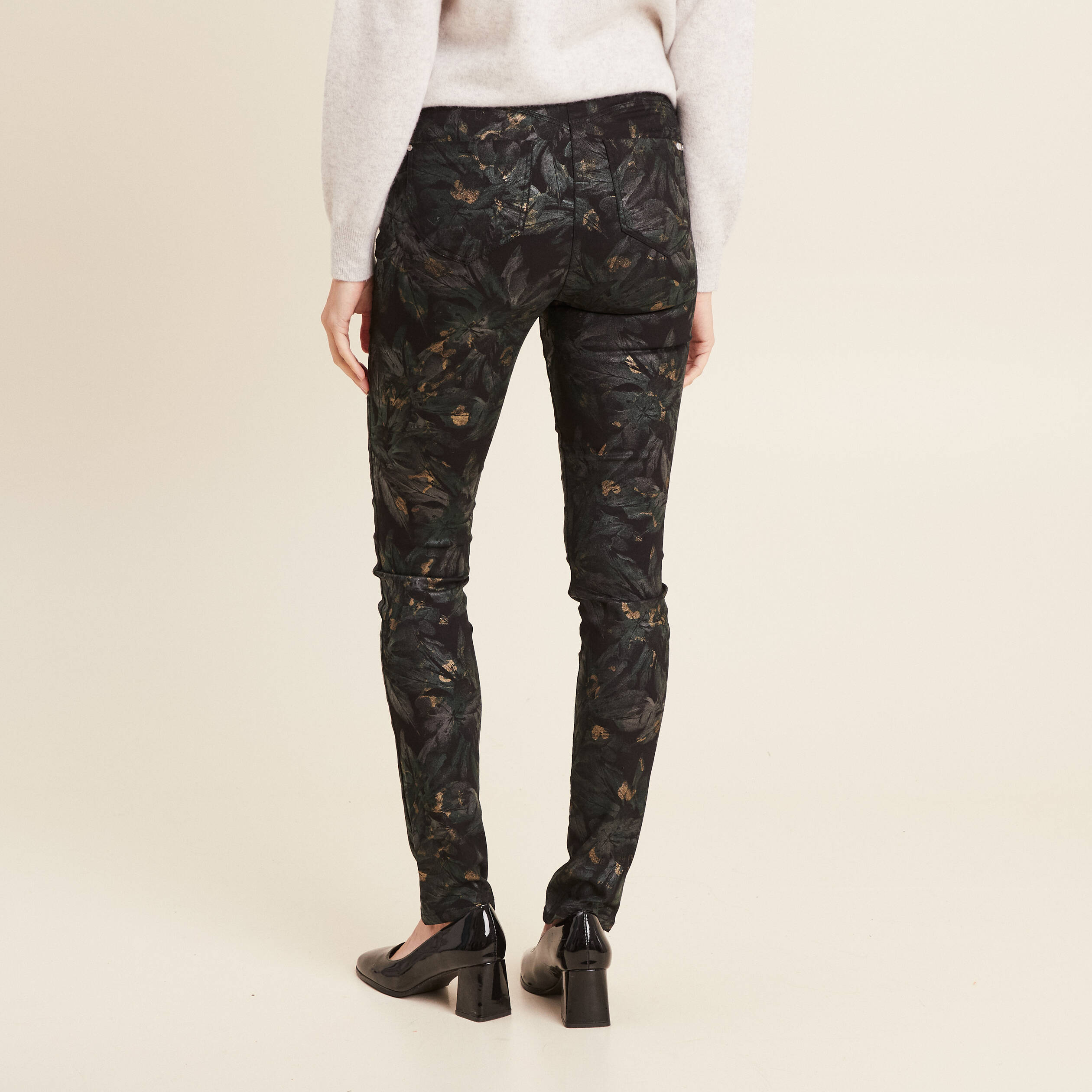 Pantalon ajusté noir femme