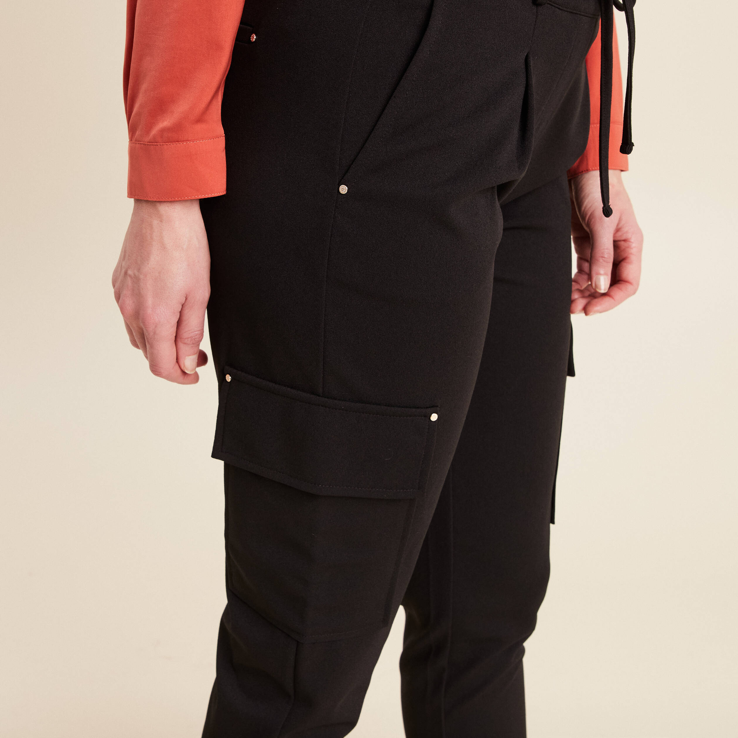 Pantalon cargo flou noir femme