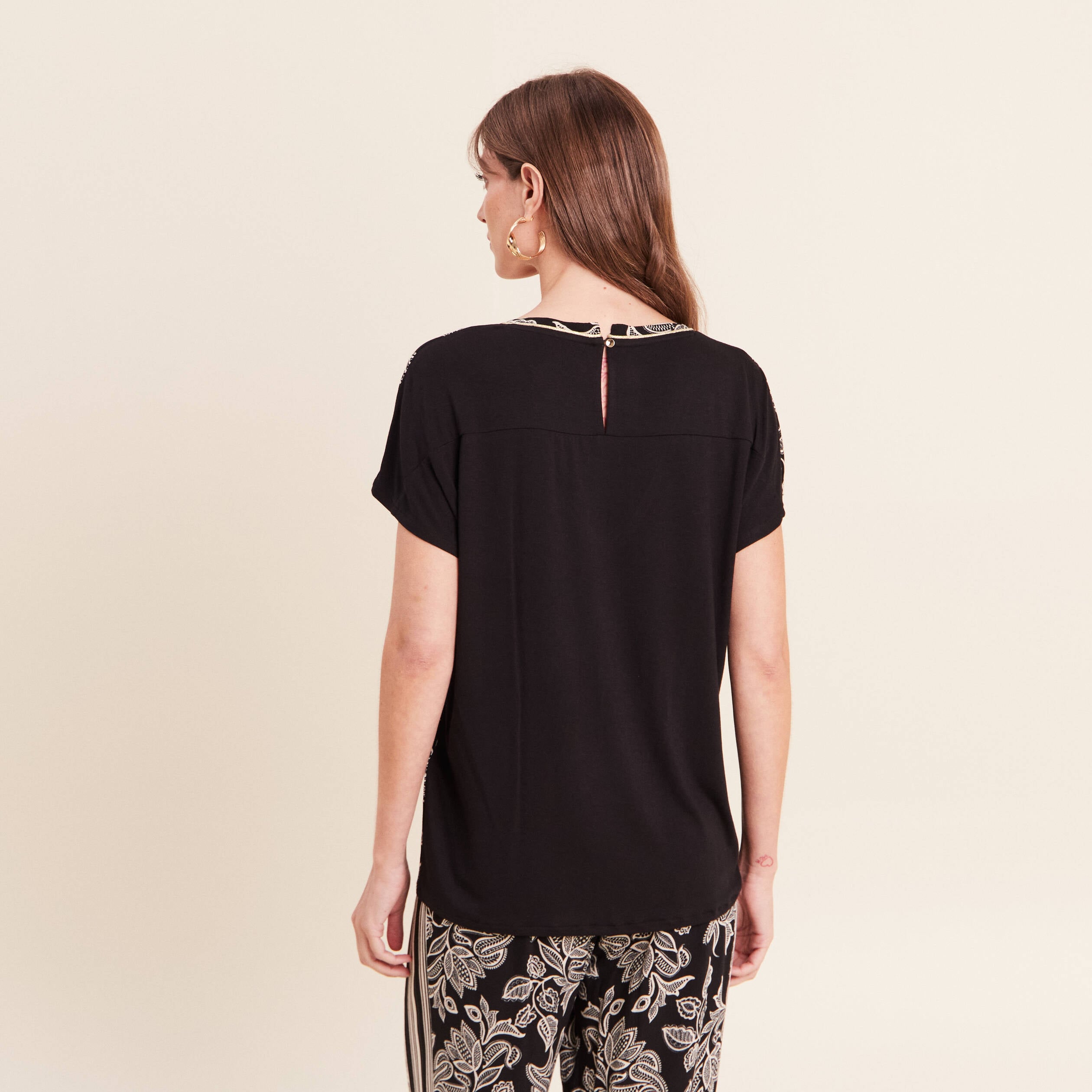 Blouse col v manches courtes noir femme