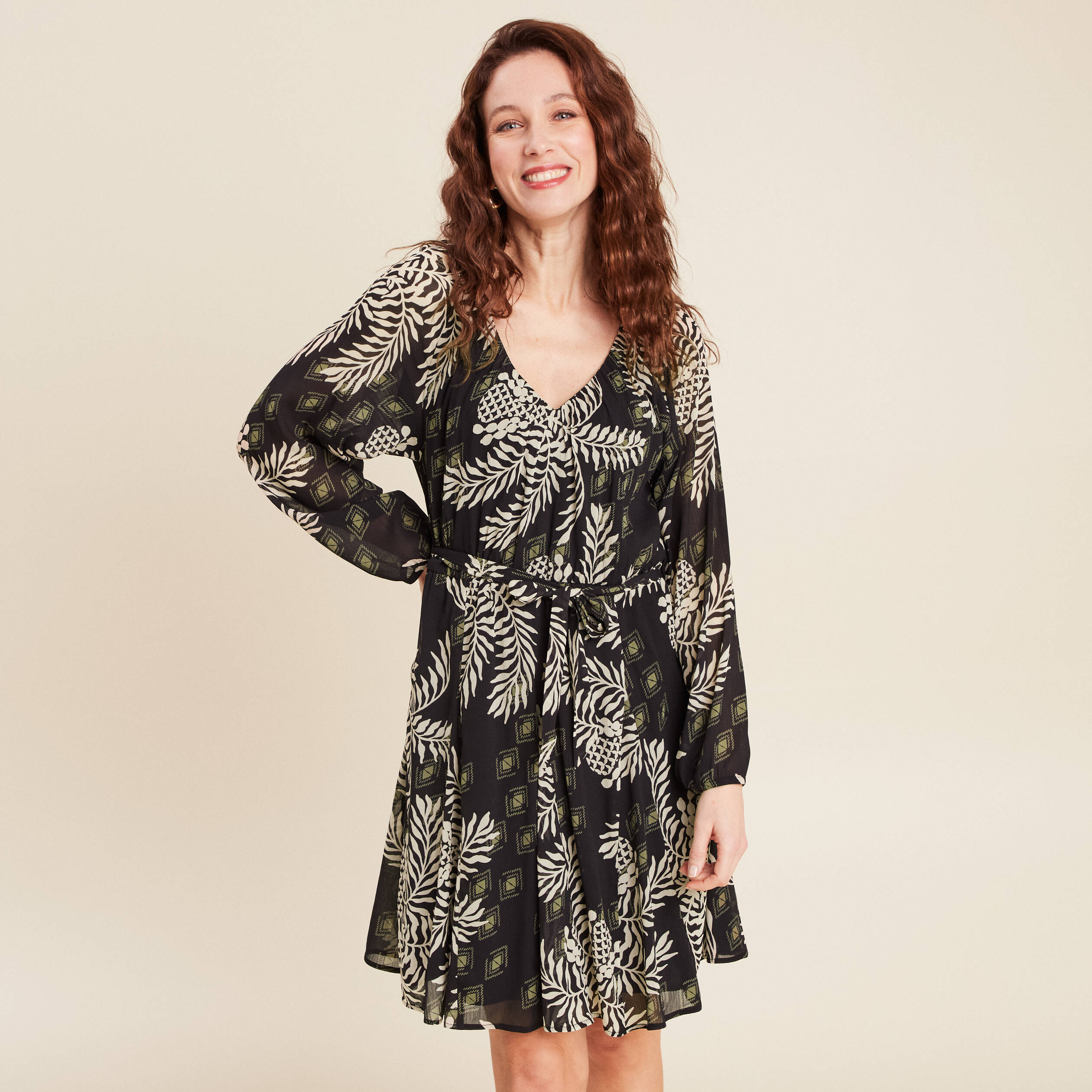 Robe &eacute;vas&eacute;e manches 3/4 noir femme