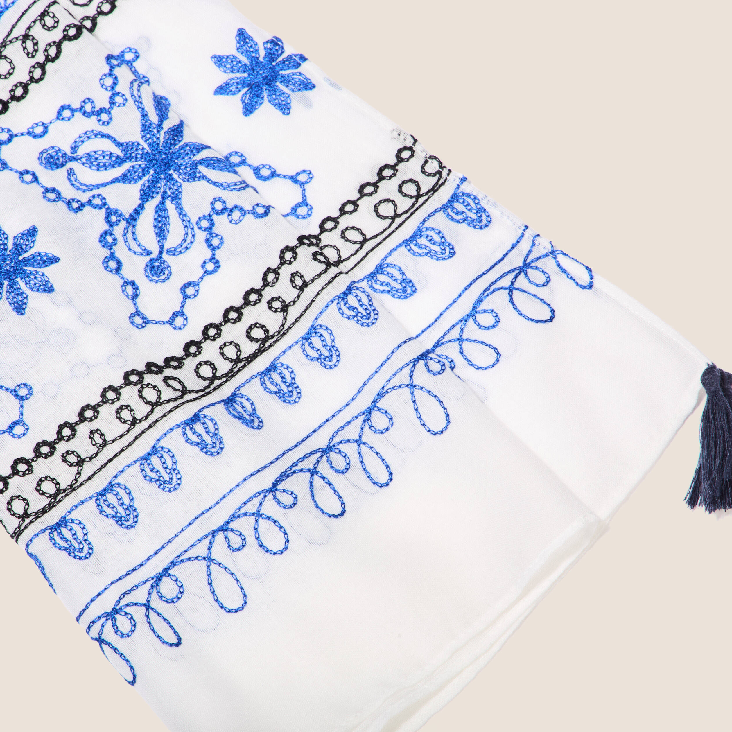 Foulard brodé à pampilles bleu marine femme