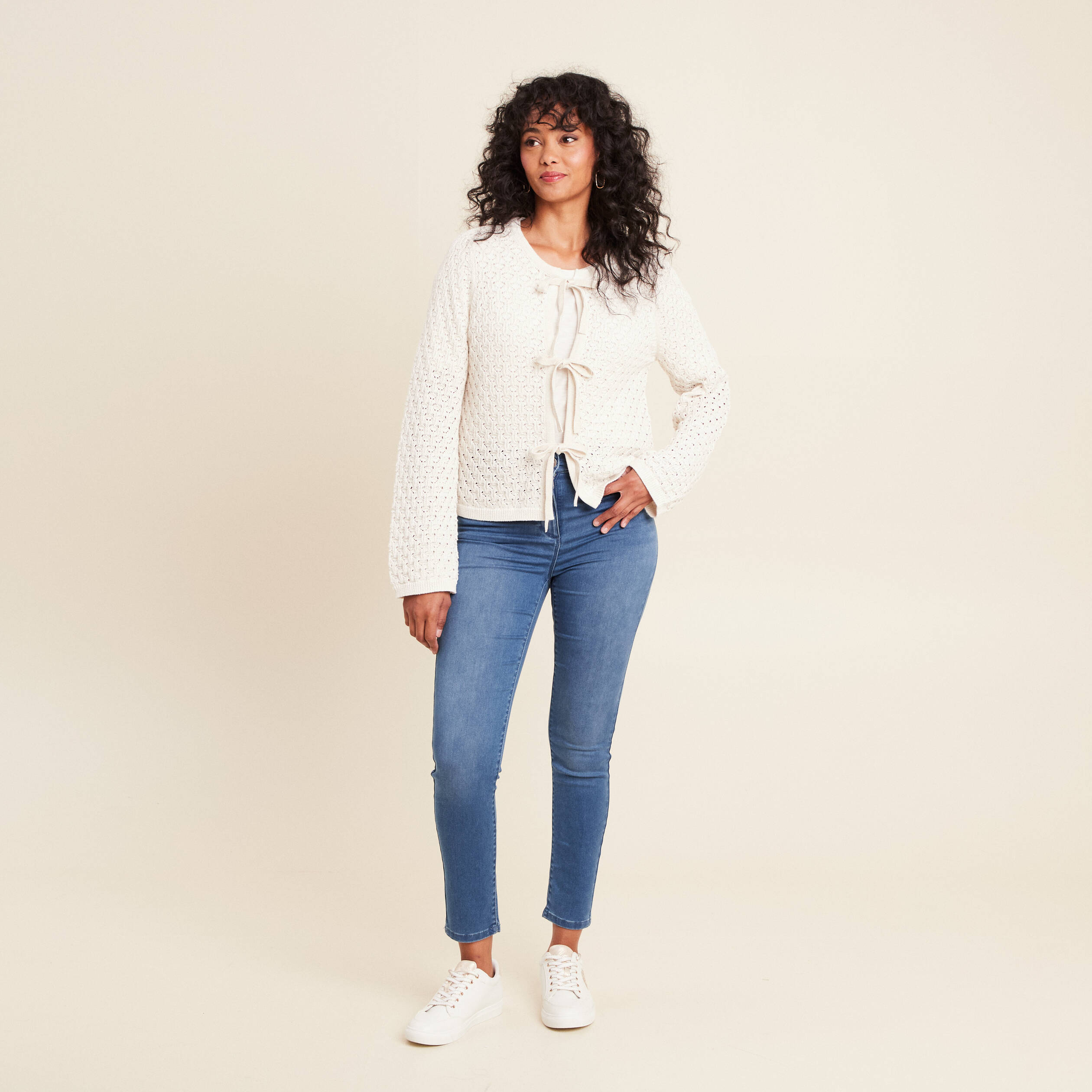 Gilet droit mi-long col V ecru femme