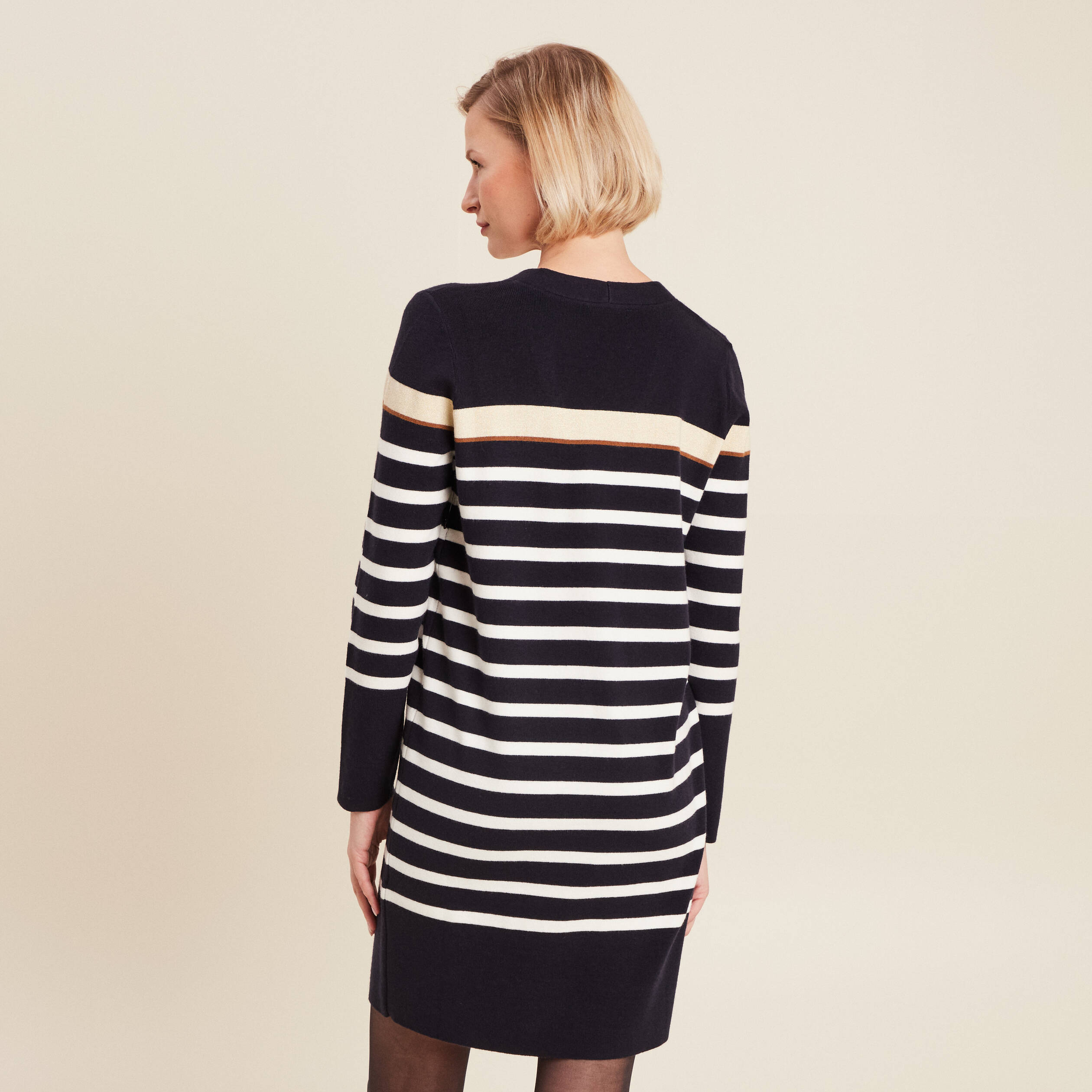 robe tricot droite col en v bleu fonce femme Robe tricot droite col en V bleu foncé femme