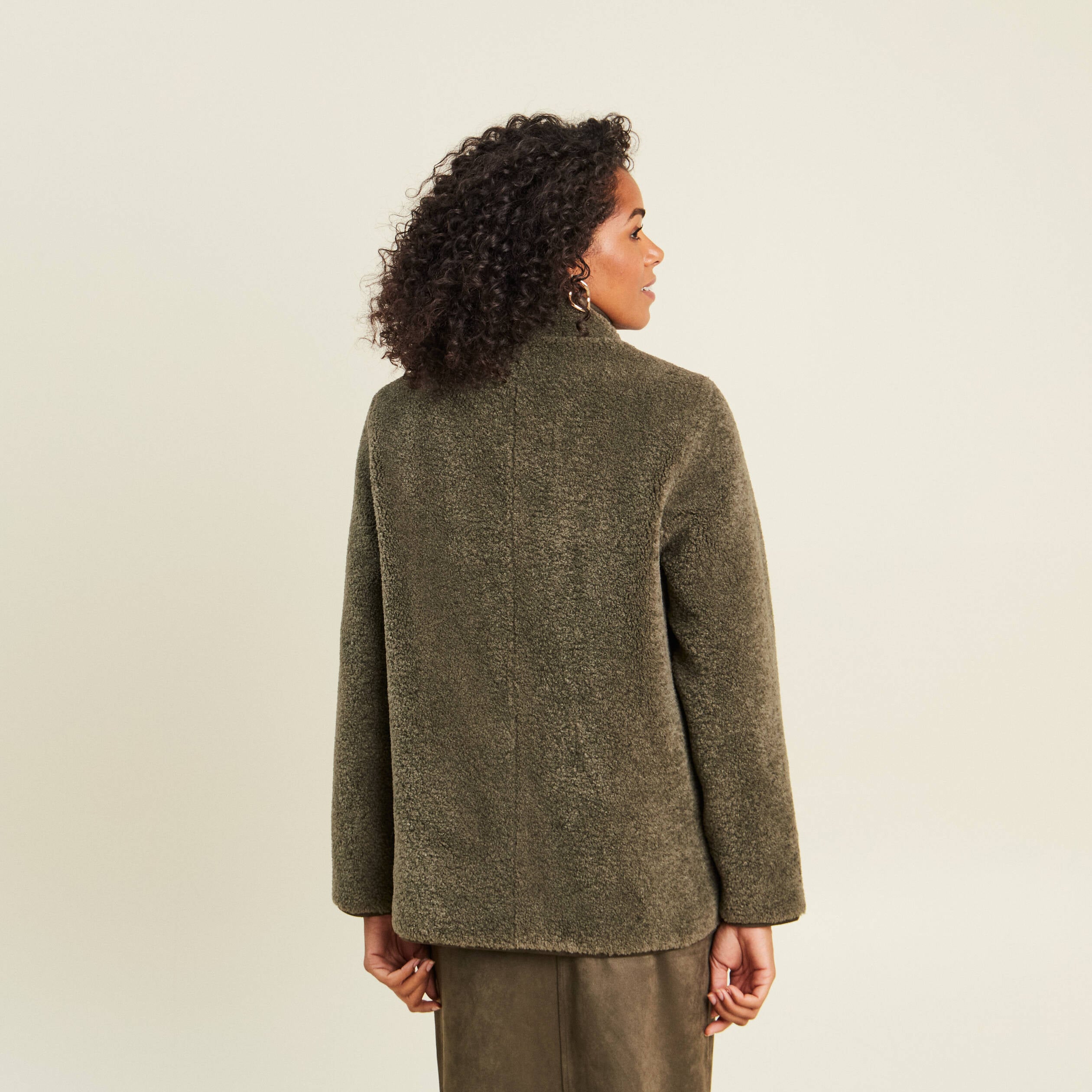 Manteau bouclette doubl&eacute; manches longues vert kaki femme