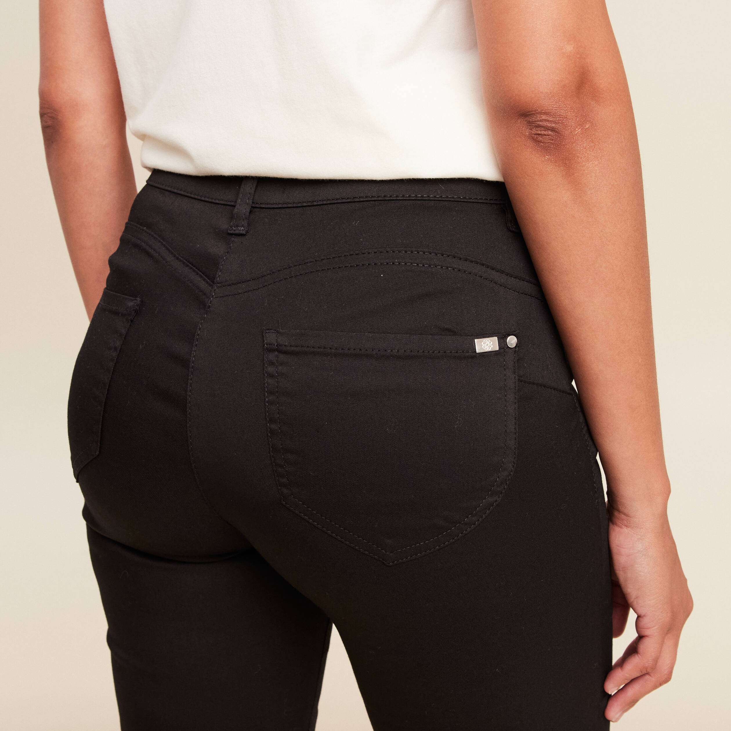Pantalon magique Le L&eacute;ger coupe ajust&eacute;e noir femme