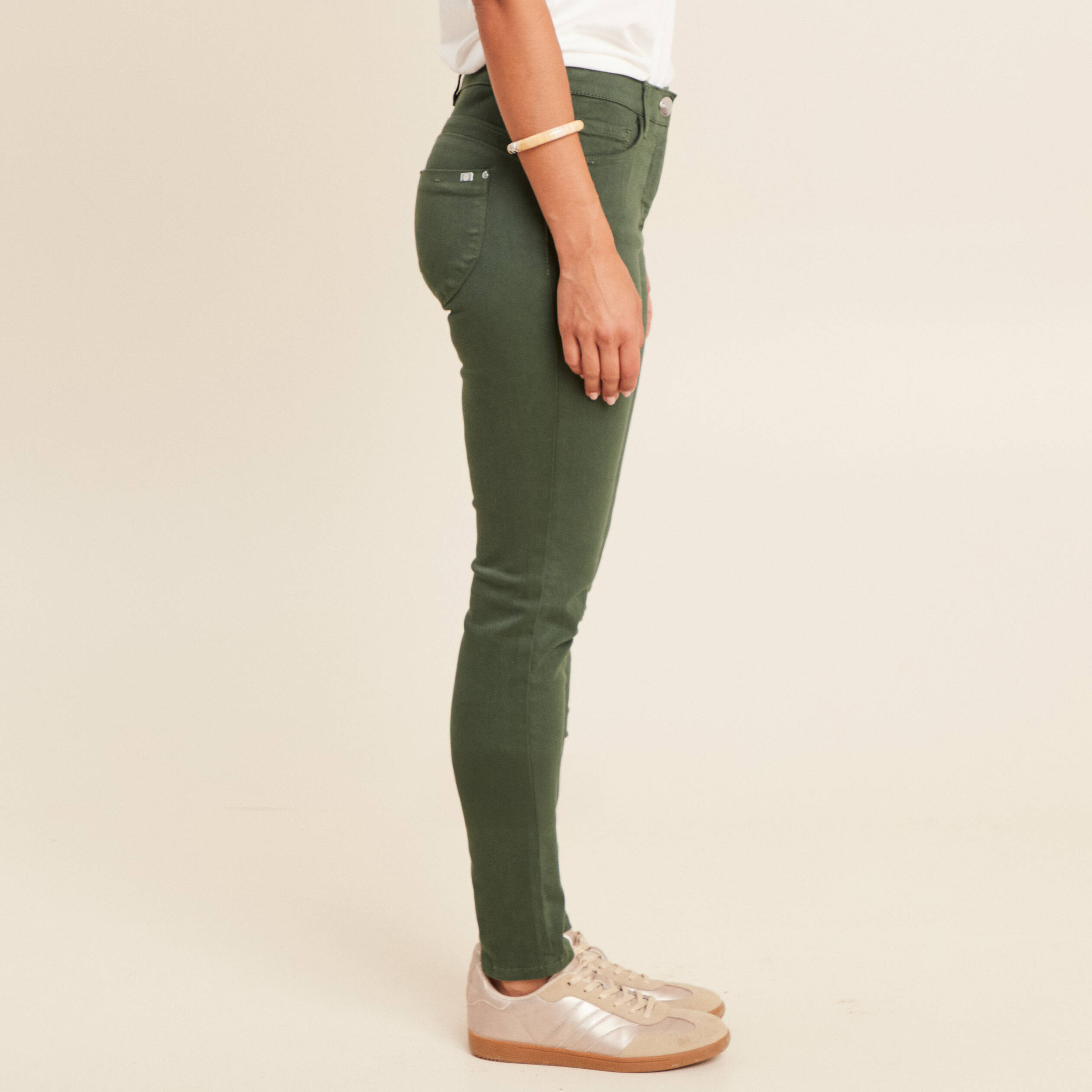Jean magique L'Unique coupe ajust&eacute;e vert bouteille femme