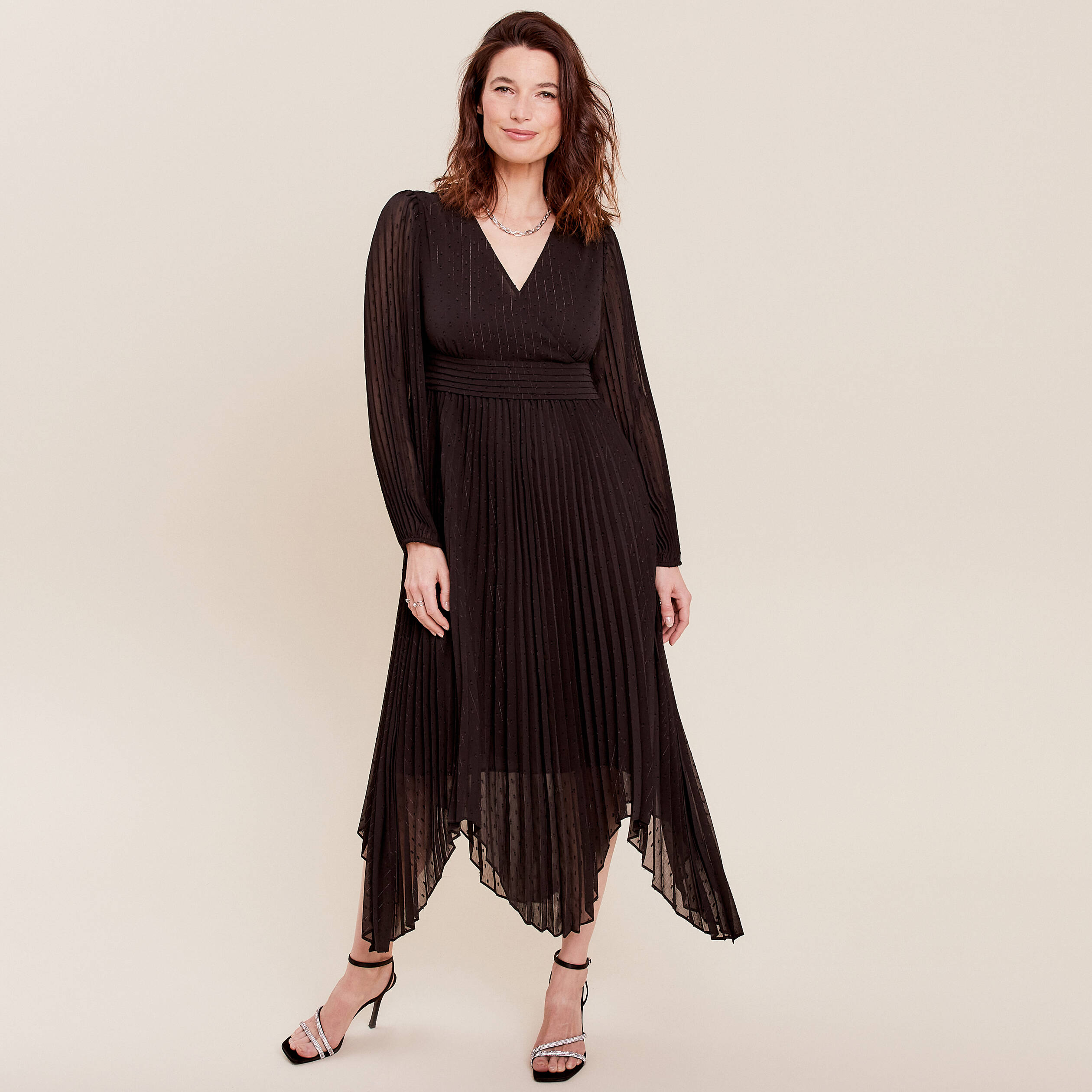 Robe droite plissée noir femme