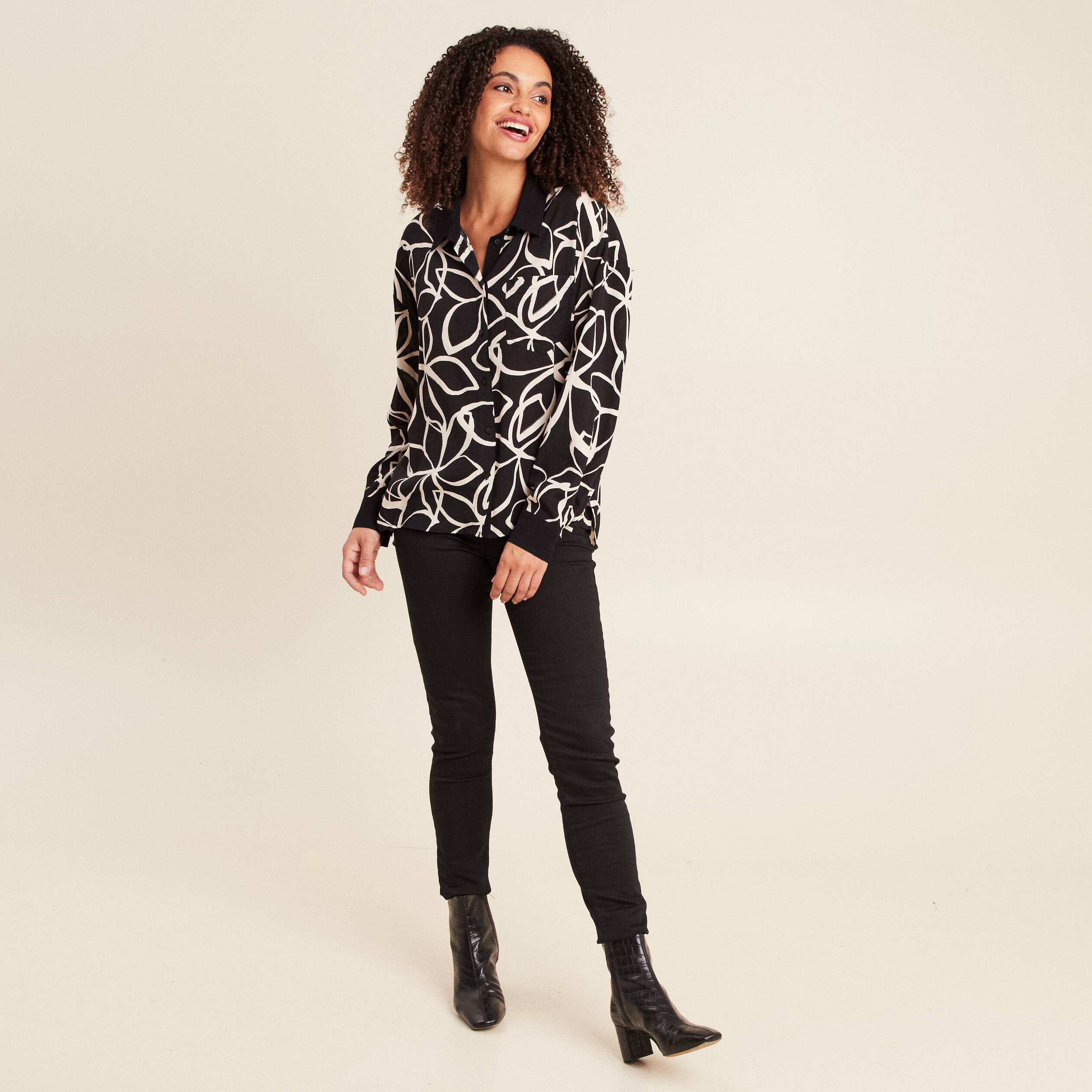 Chemise ample mi-longue manches longues noir femme