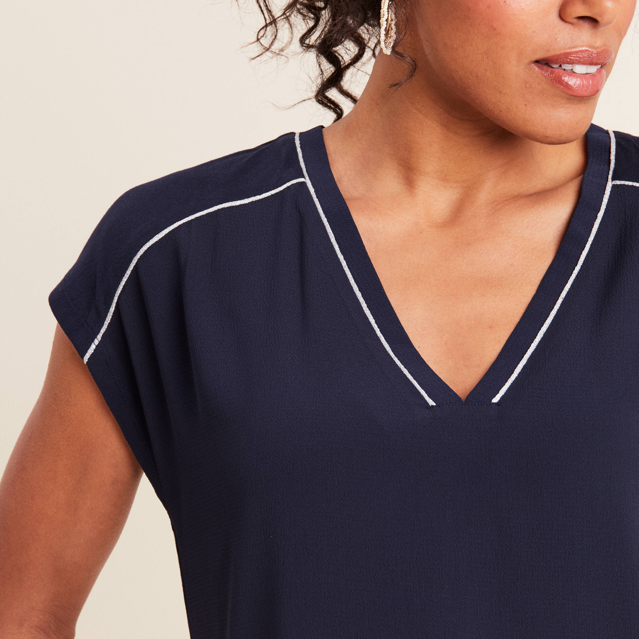 T-Shirt Femme Nirvana 'Smile Logo' Bleu - 100% Coton, Col V, Coupe Regular | Licence Officielle, Merchandising