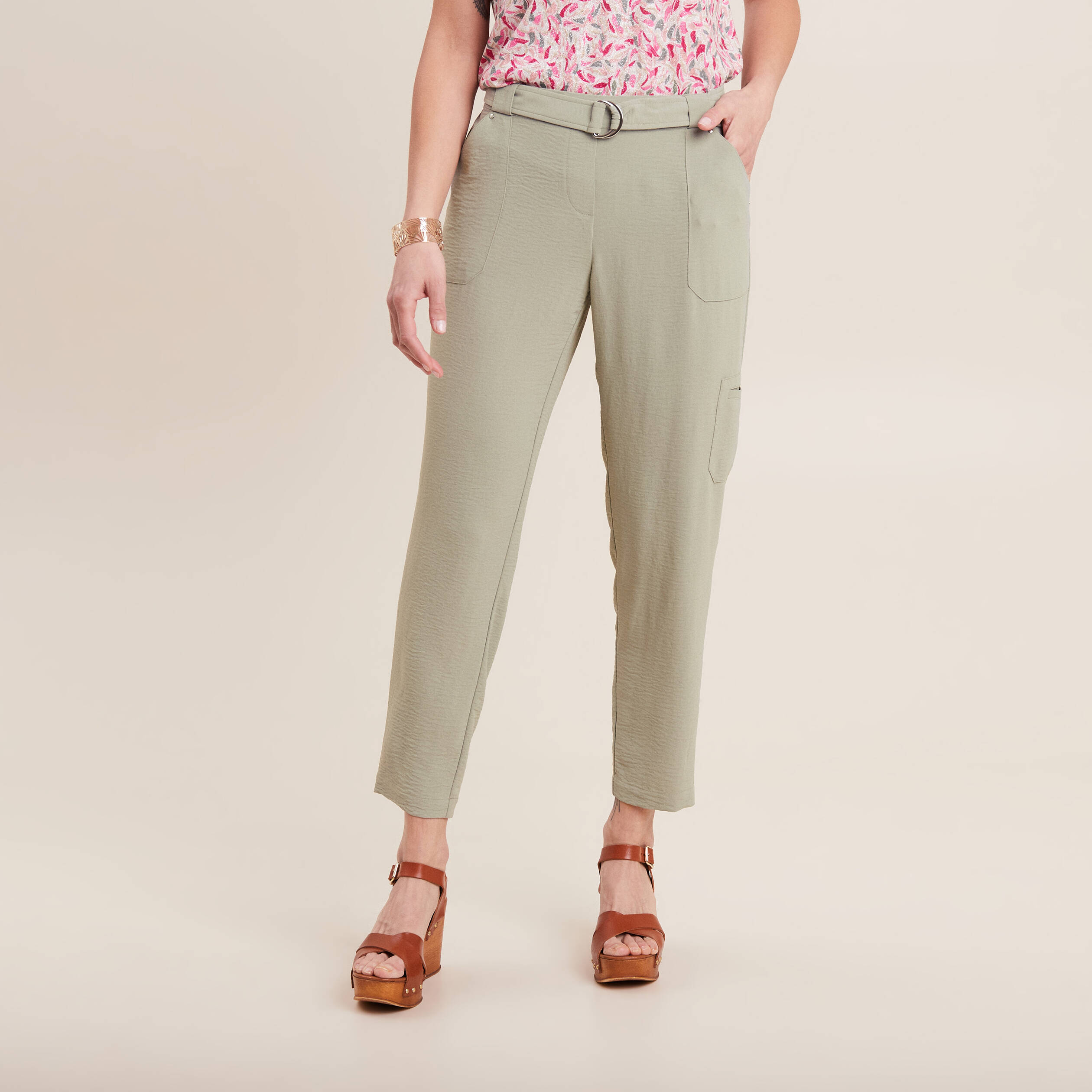 Pantalon flou ceinturé vert clair femme