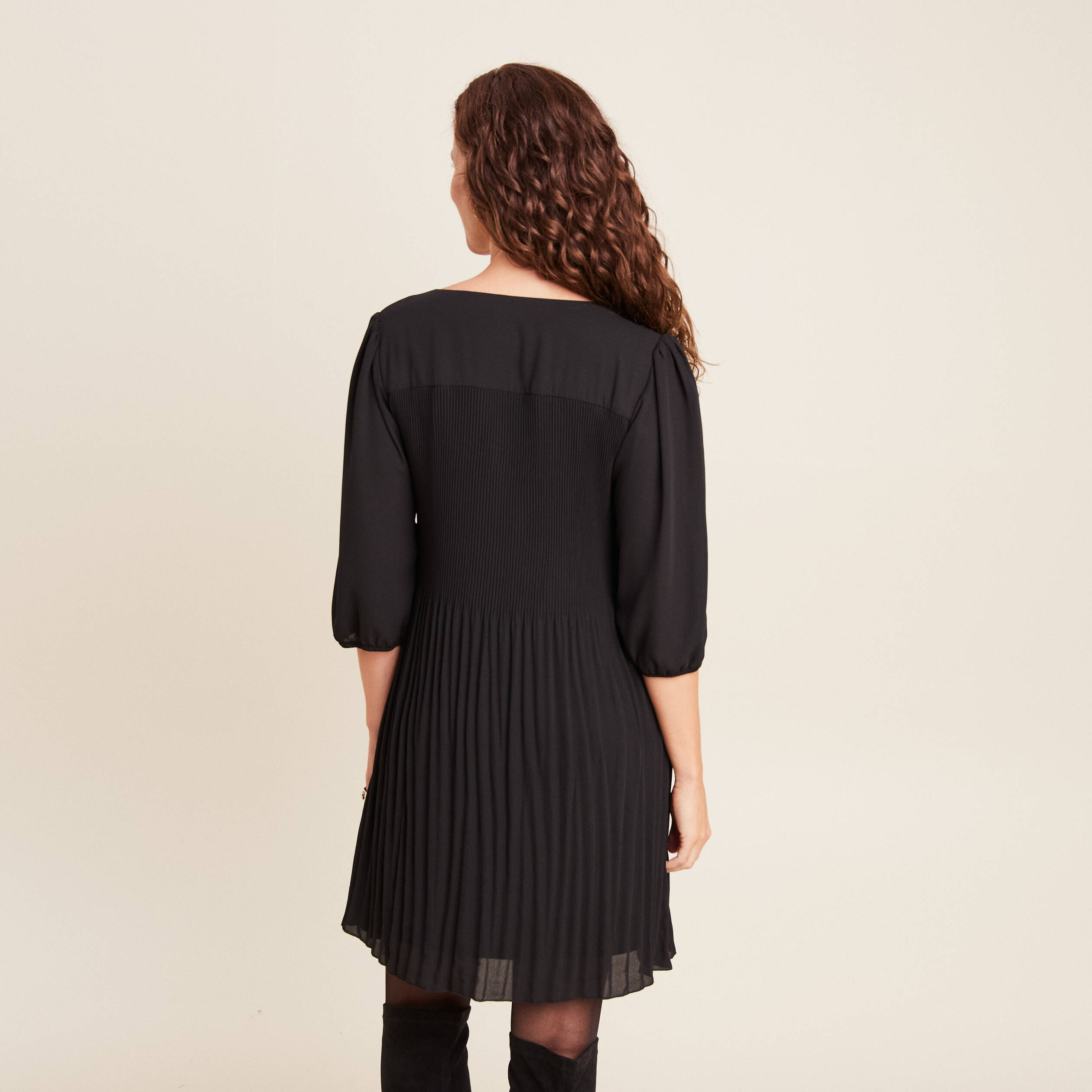 Robe évasée fluide plissée noir femme