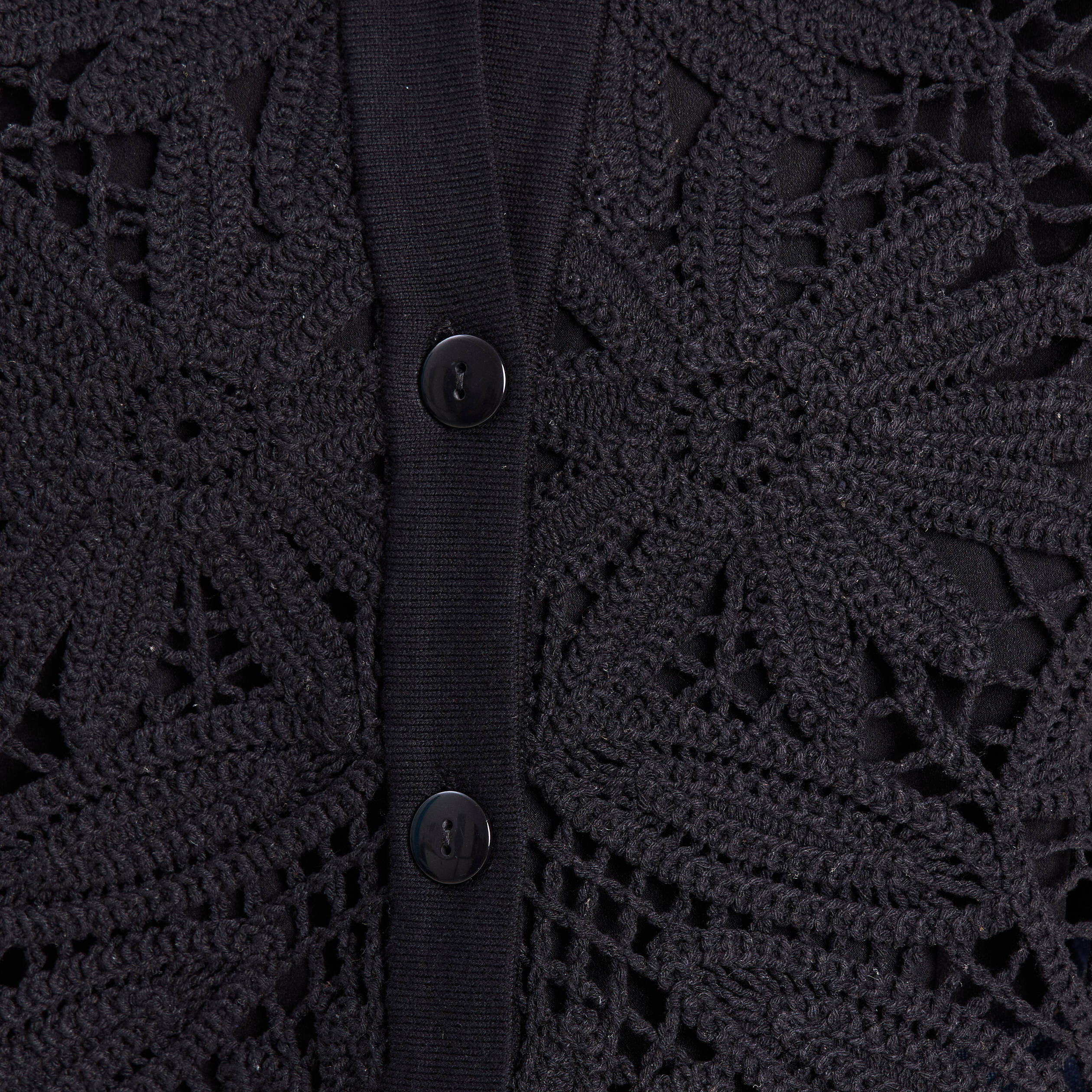 Gilet droit court col chemise dentelle noir femme