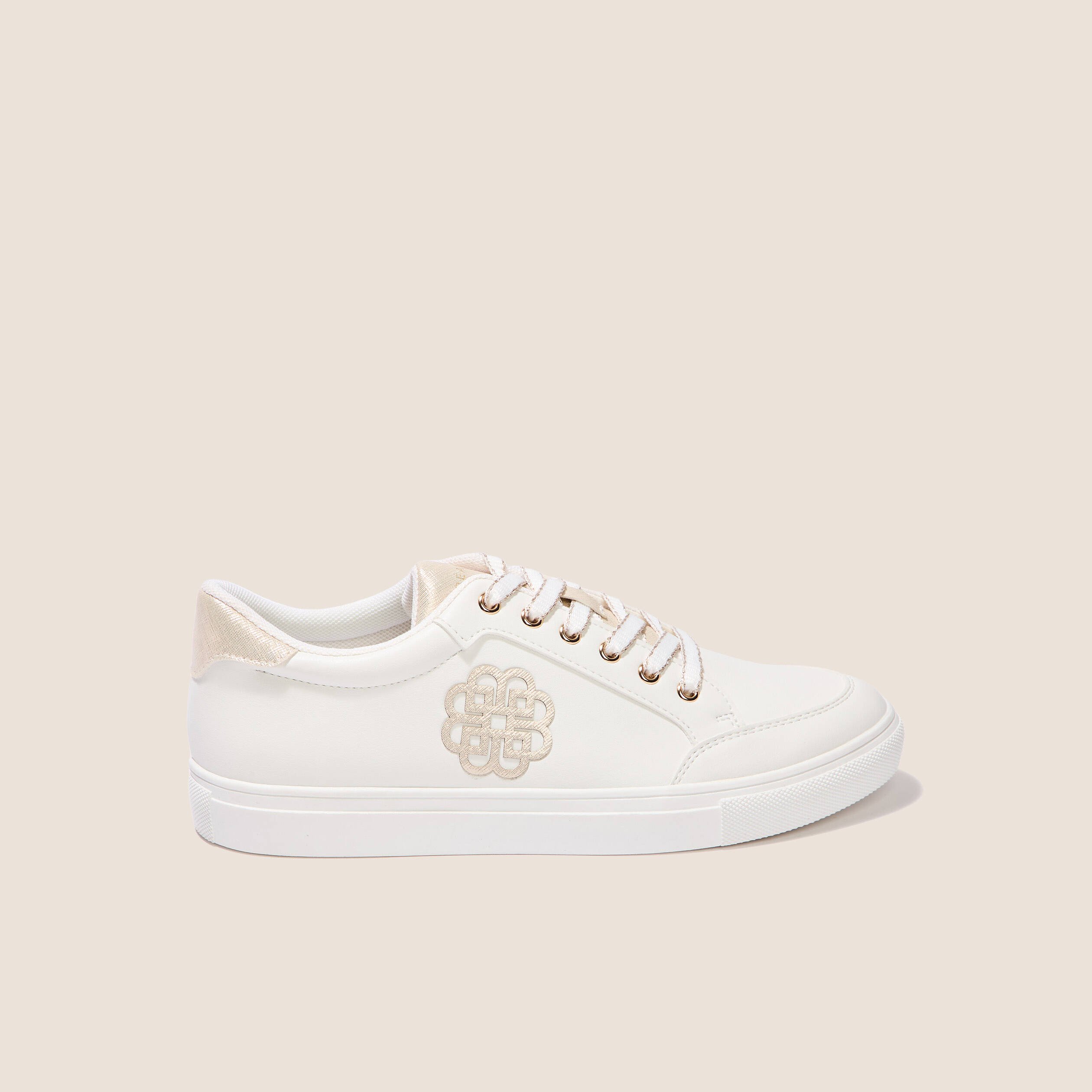 baskets plates a lacets blanc femme Baskets plates à lacets blanc femme