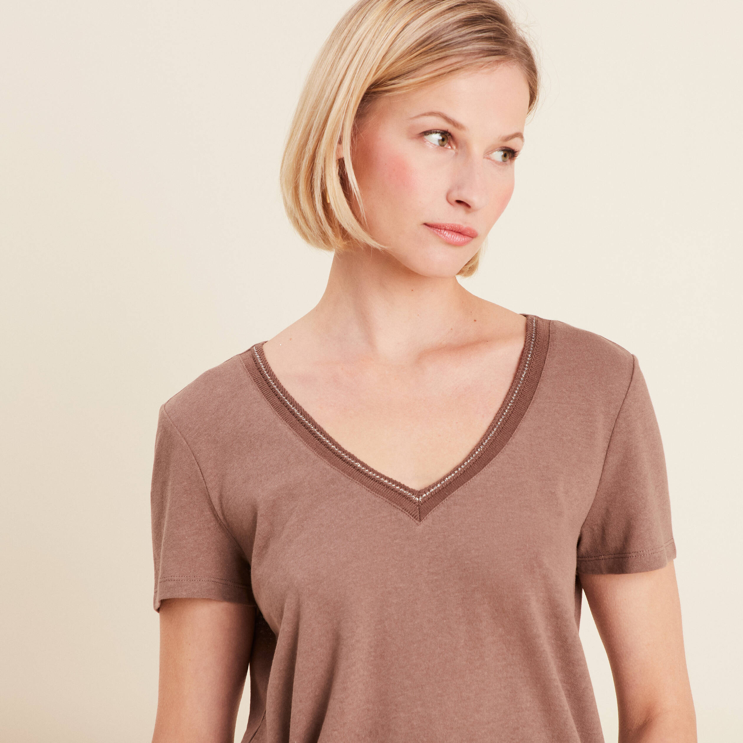 T-shirt manches courtes col en V marron cognac femme