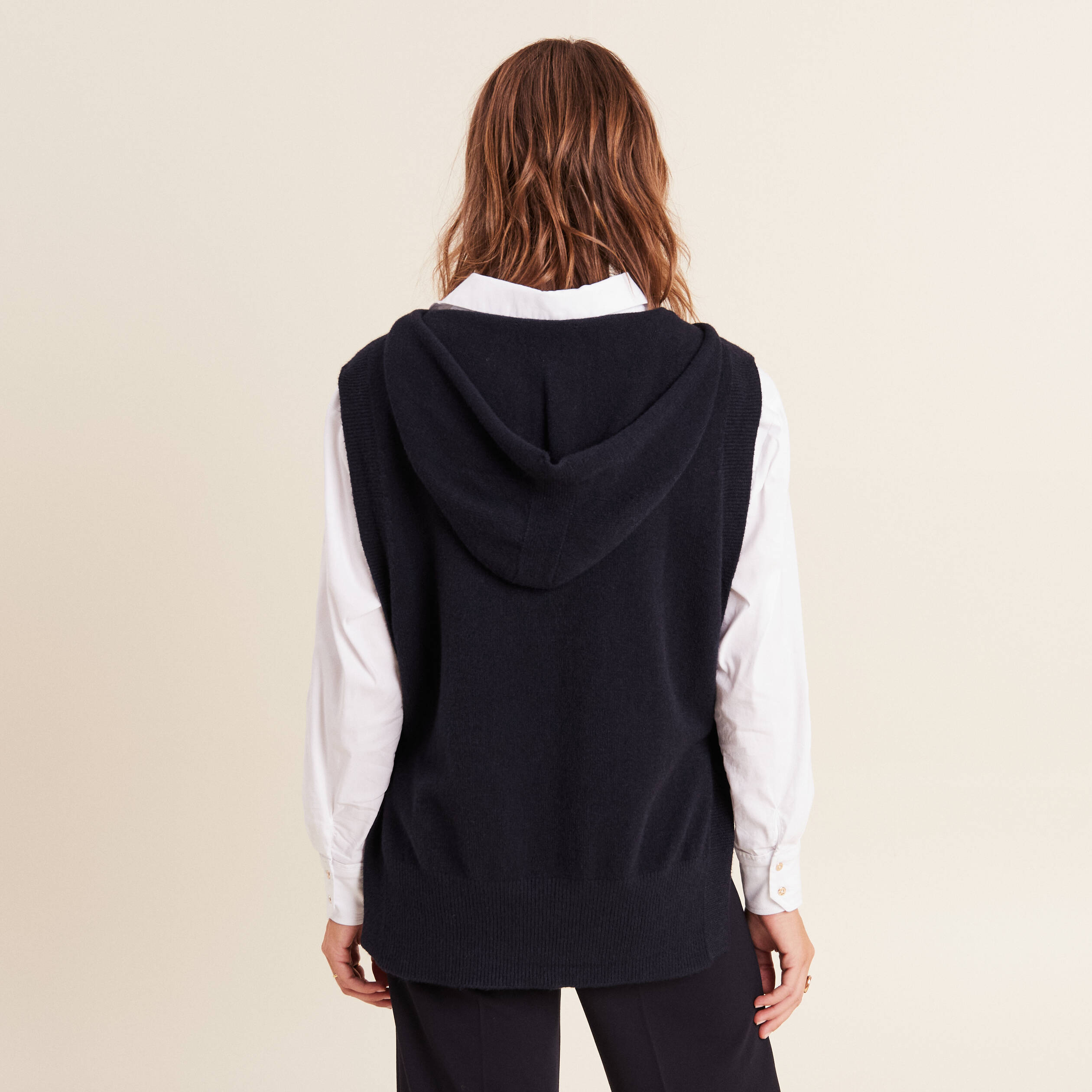 Pull sans manches à capuche bleu foncé femme