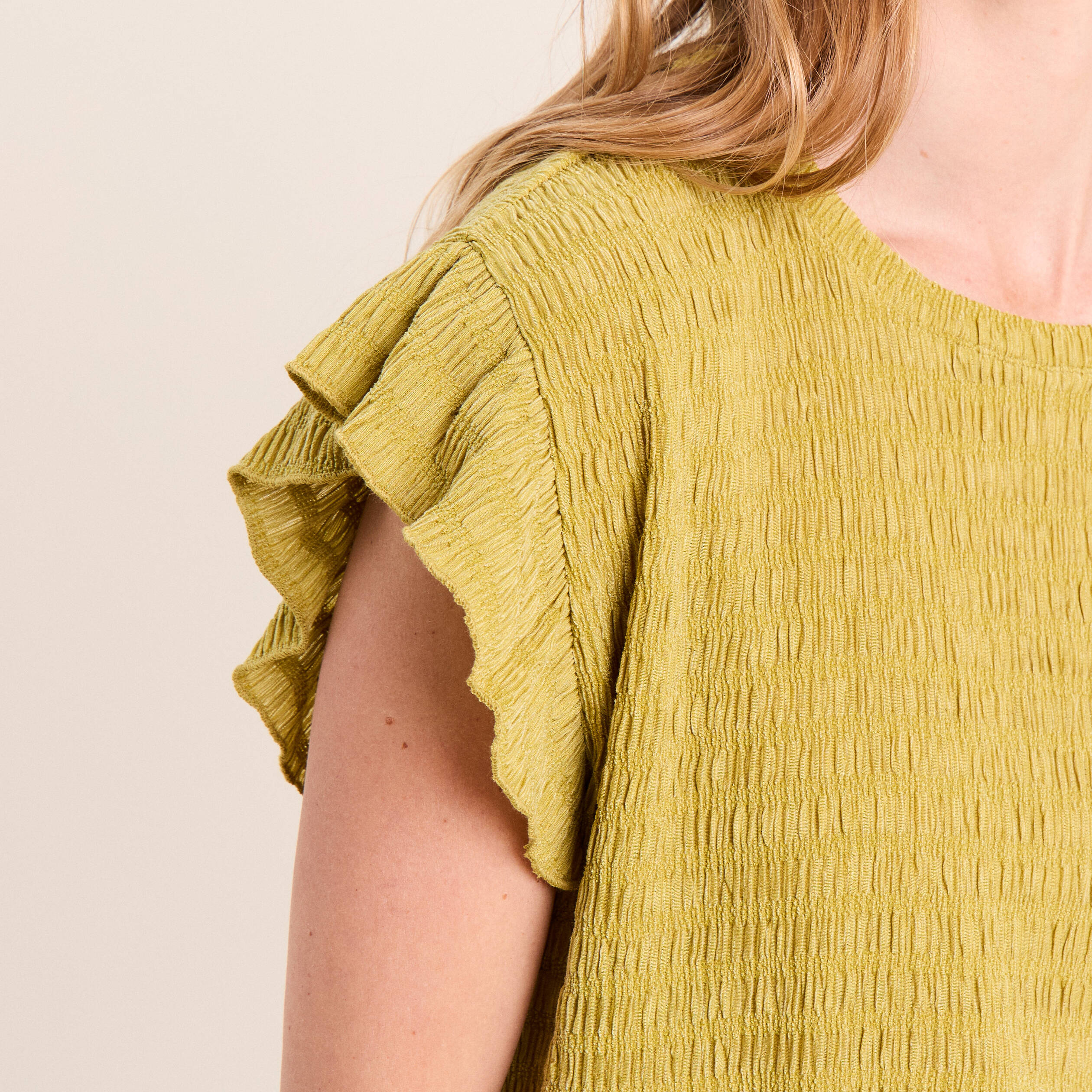 T-shirt col rond manches courtes vert olive femme