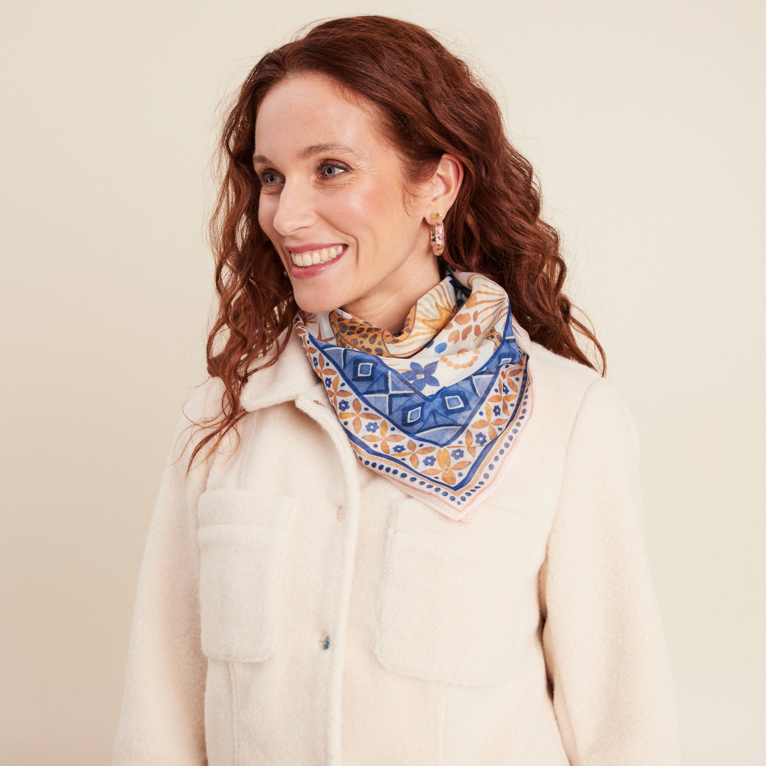 Foulard carré bleu femme