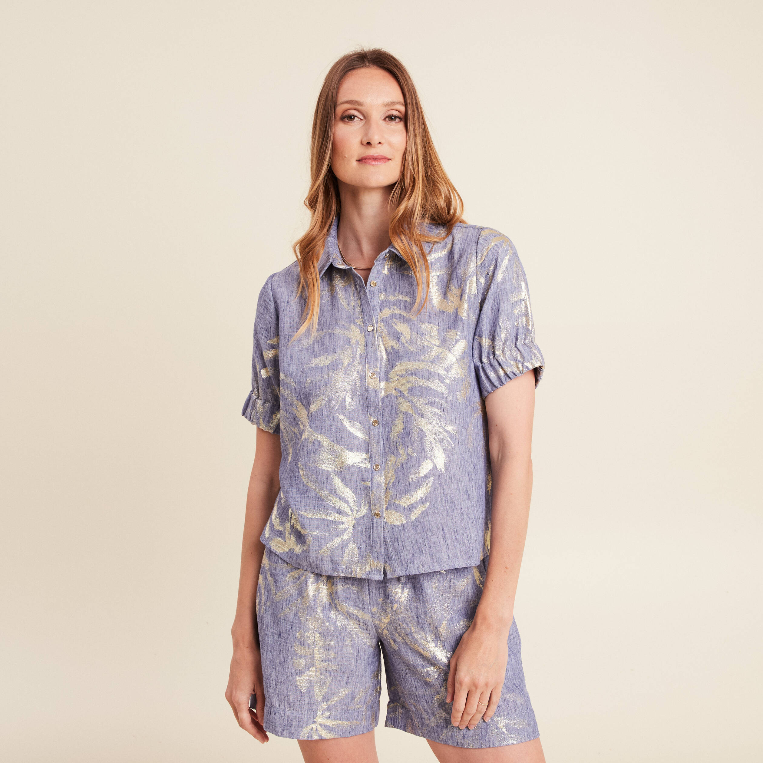 Chemise droite courte manches courtes bleu lavande femme