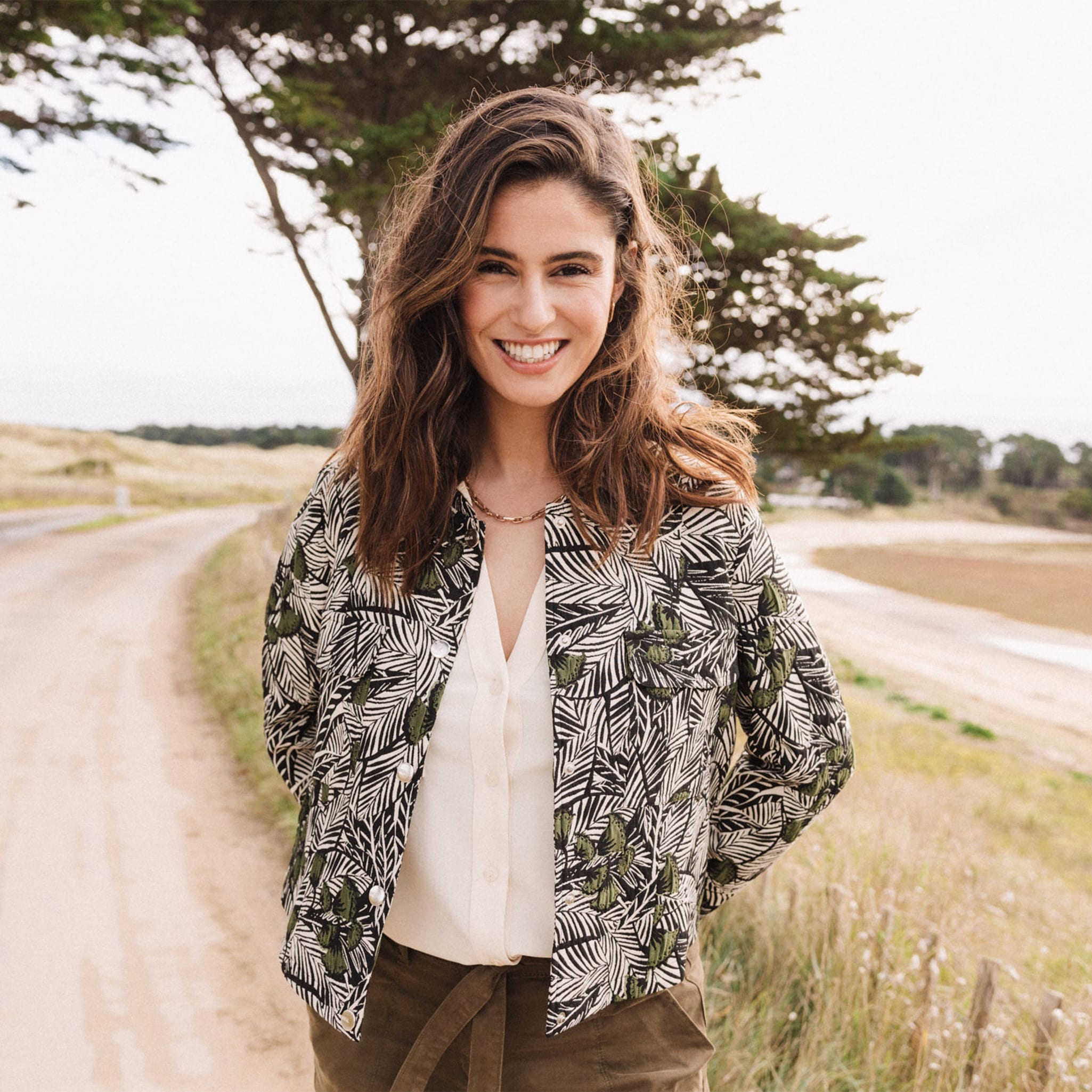 Veste boutonnée col mao vert femme