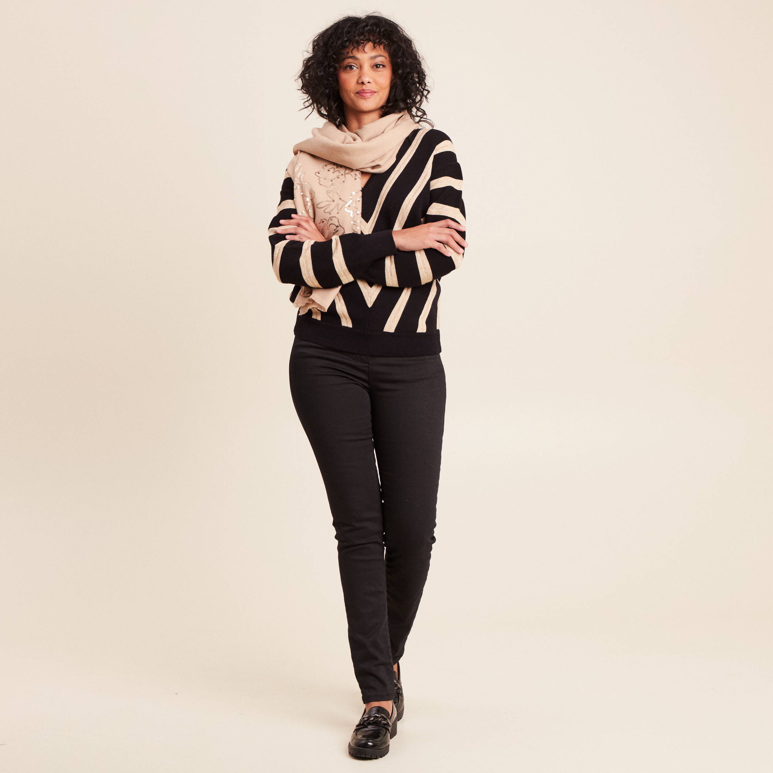 Pull droit court col v manches longues bleu femme