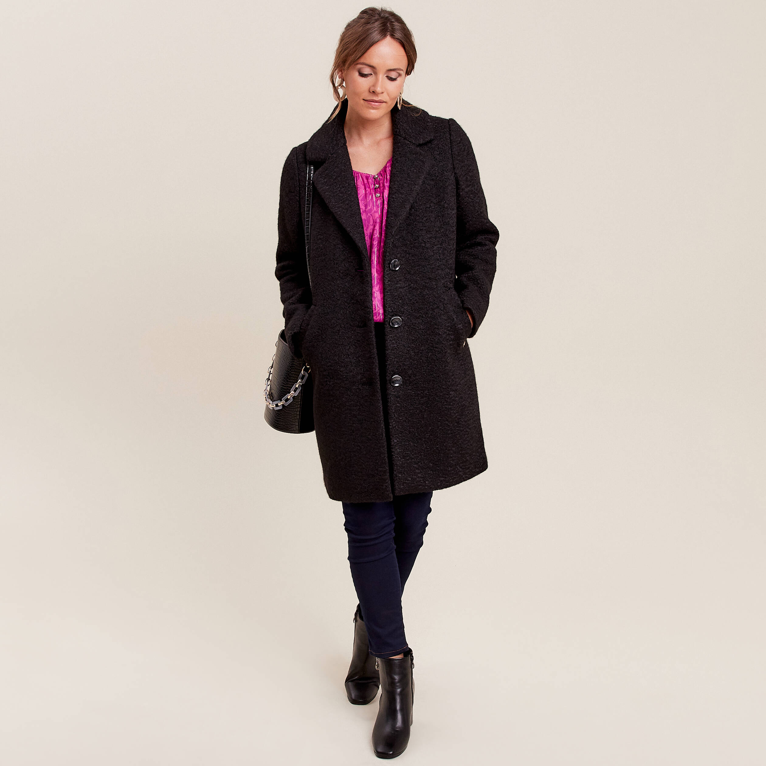 Manteau droit boutonné noir femme