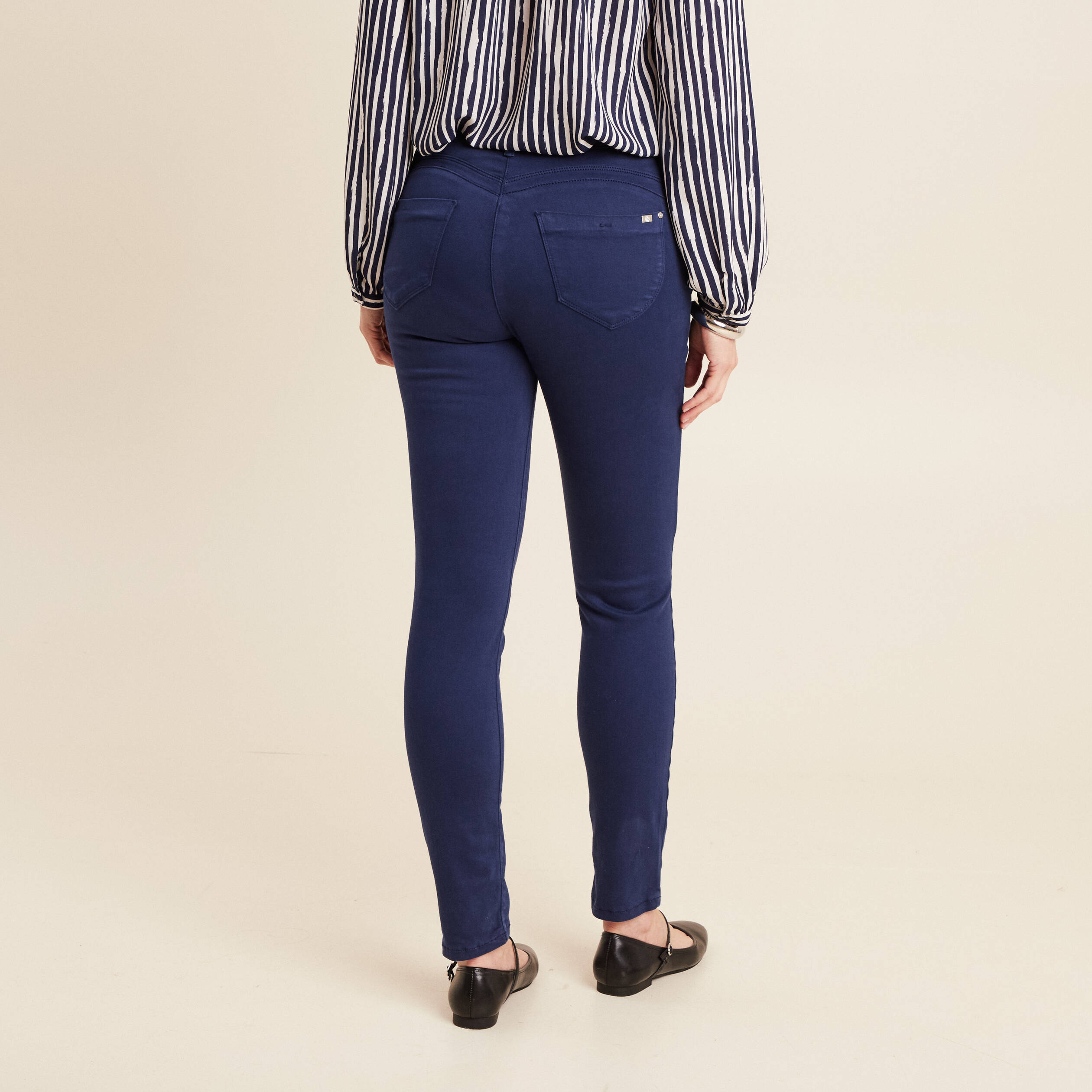jean magique ajuste taille standard bleu marine femme Jean magique ajusté taille standard bleu marine femme
