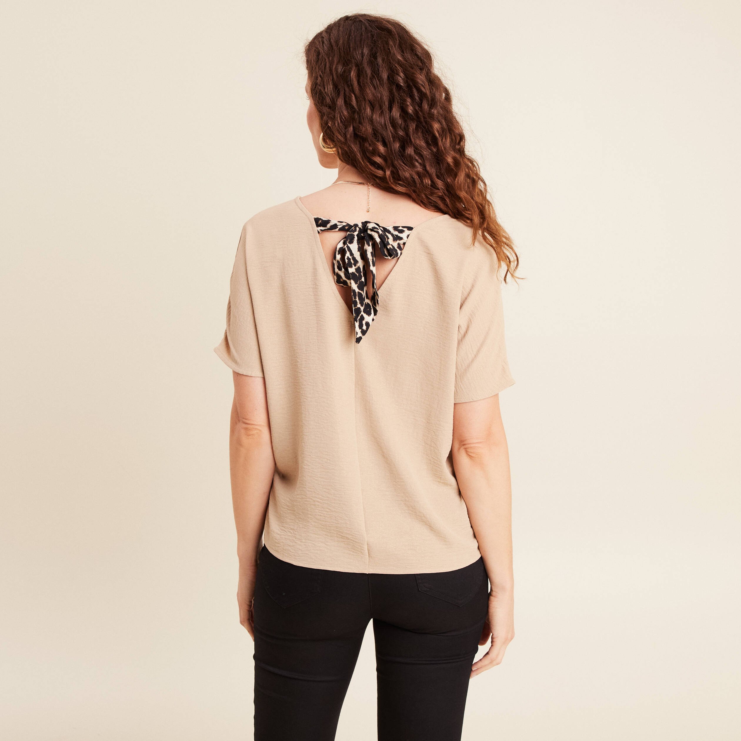 Blouse col v manches 3/4 brillante sable femme