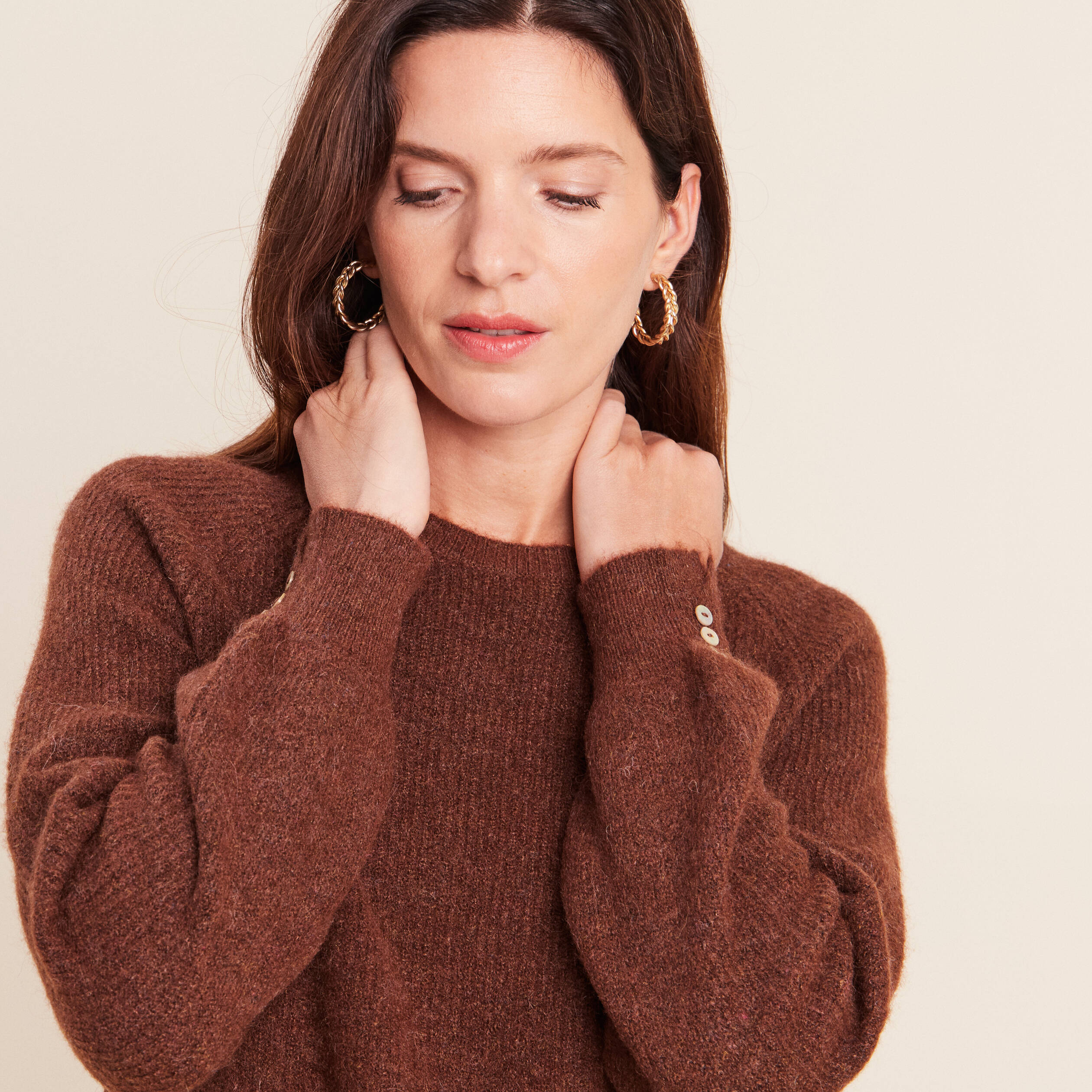 Pull col rond marron fonc&eacute; femme