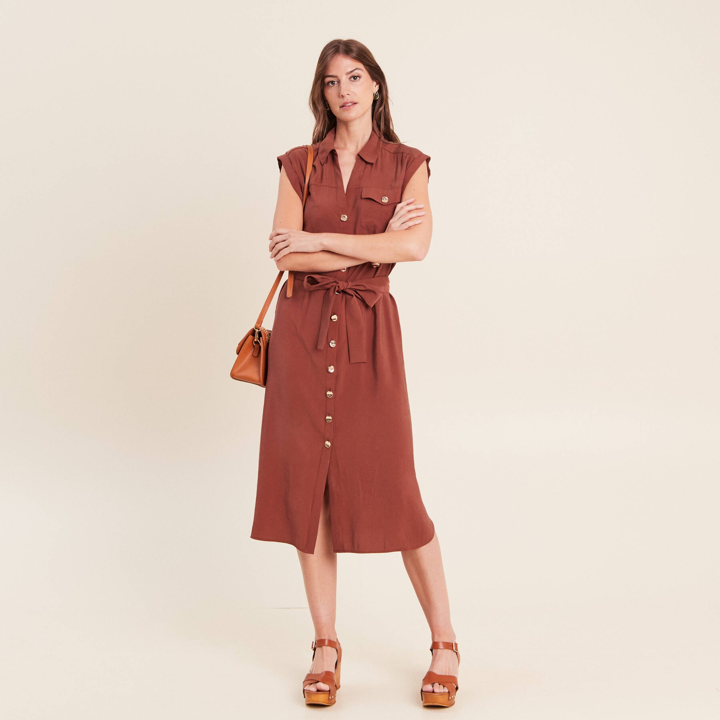 Robe droite col chemise manches courtes marron femme