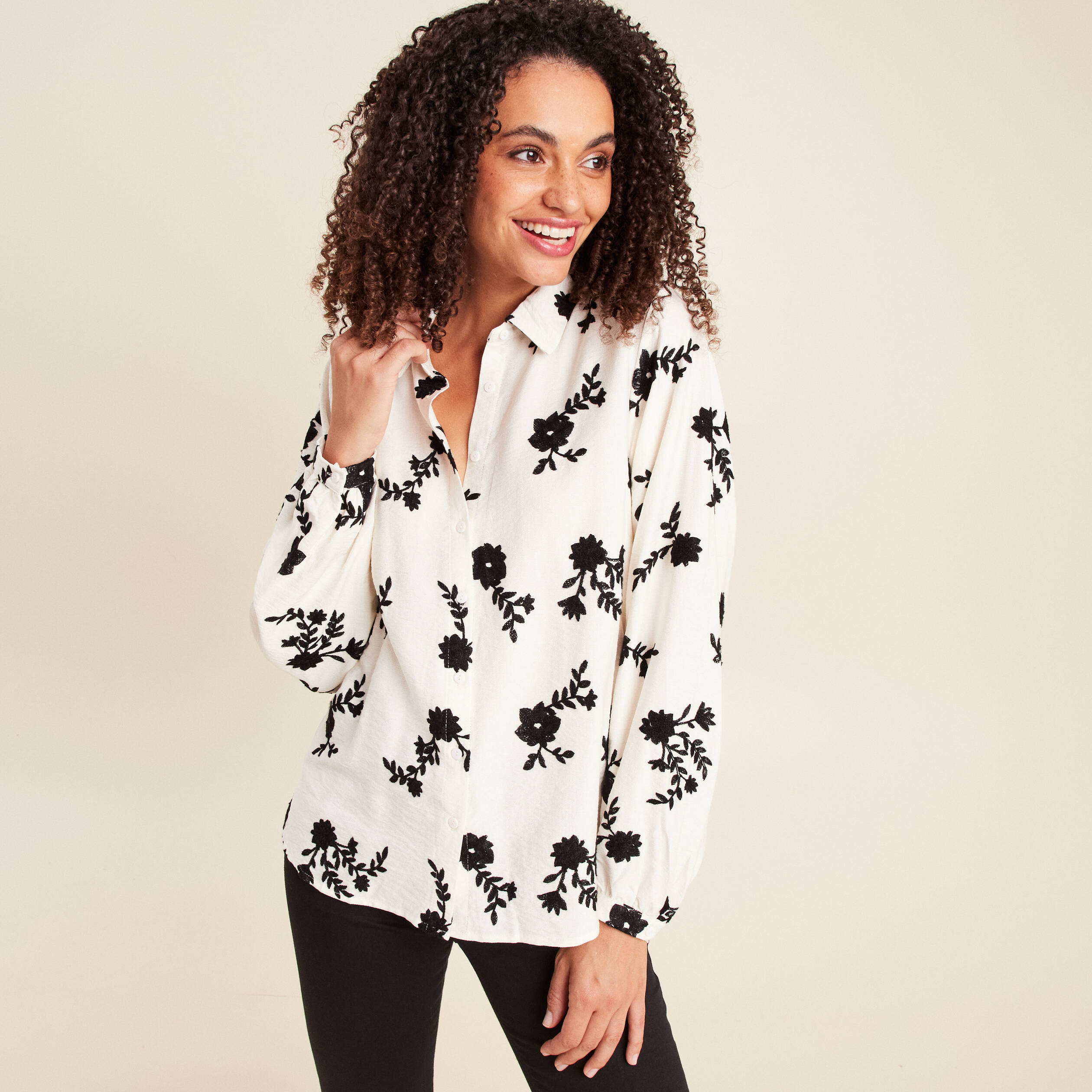 Chemise fluide brodée manches longues blanc femme Bréal