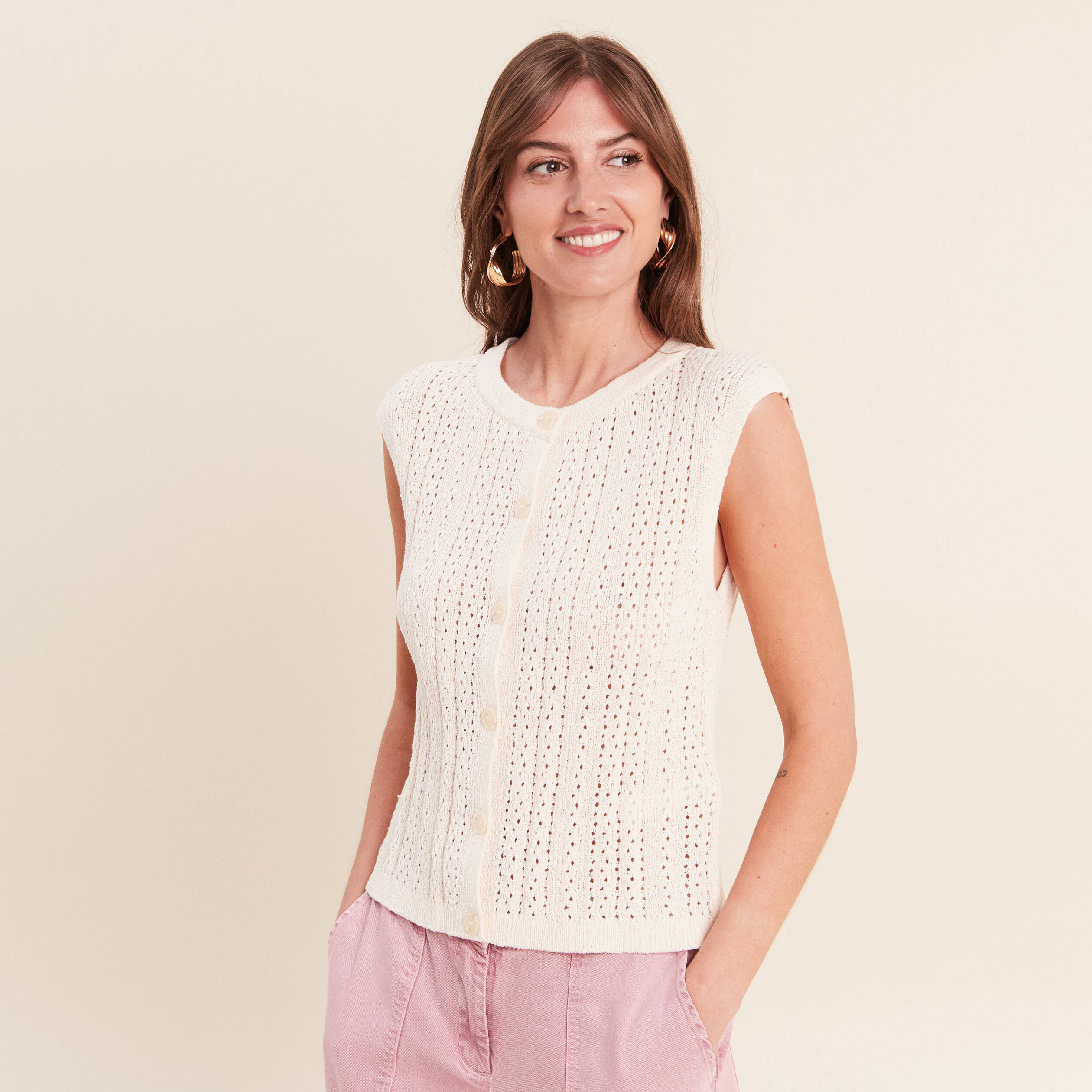 Gilet ajour&eacute; droit court col rond ecru femme