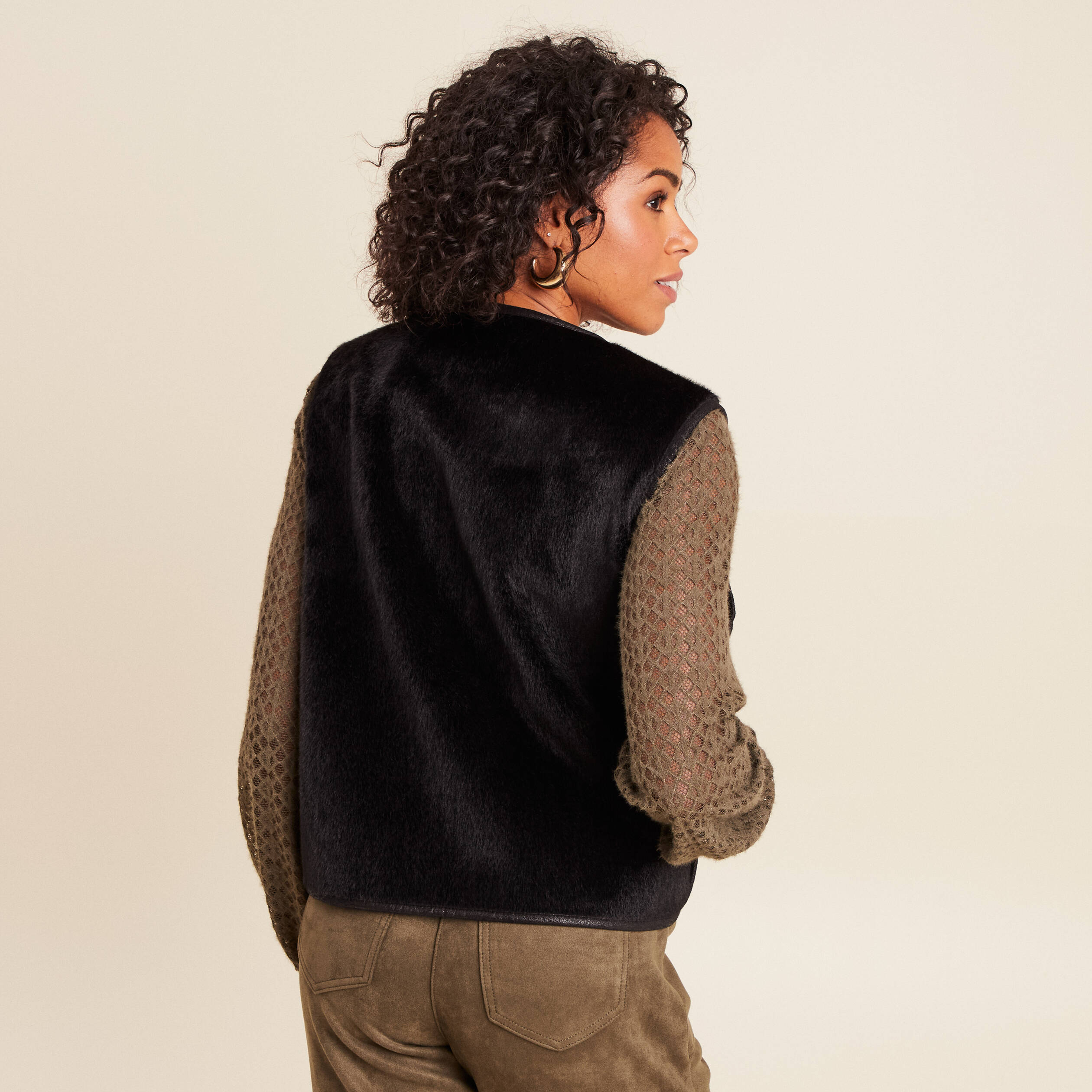 Veste sans manches sans col marron fonc&eacute; noir femme