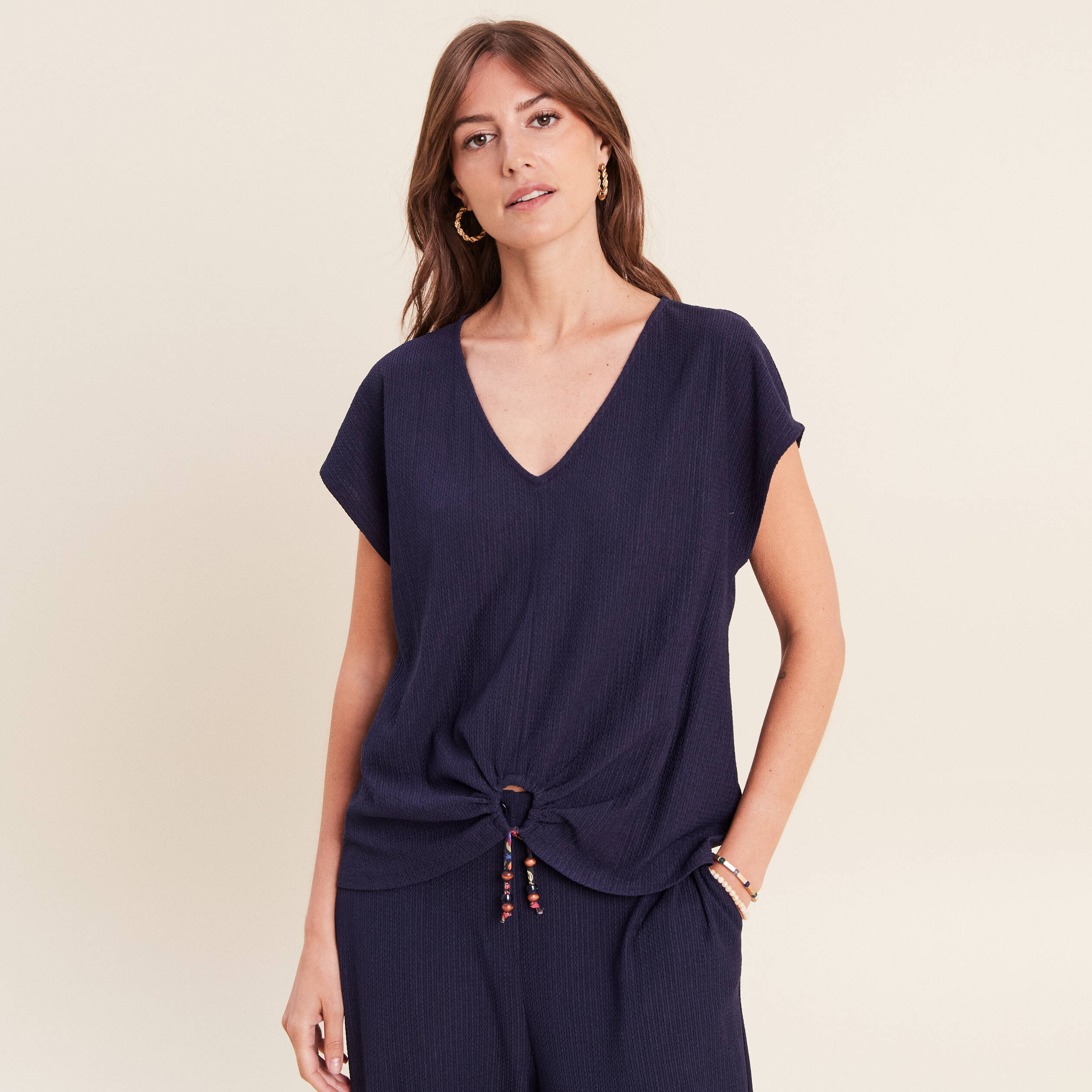 T-shirt bas resserr&eacute; manches courtes bleu marine femme